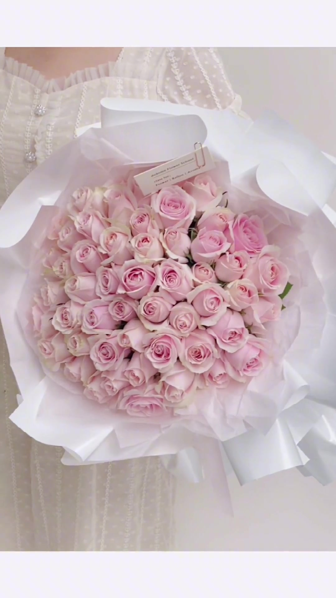 一分钟学会花束拍照常用的四种姿势