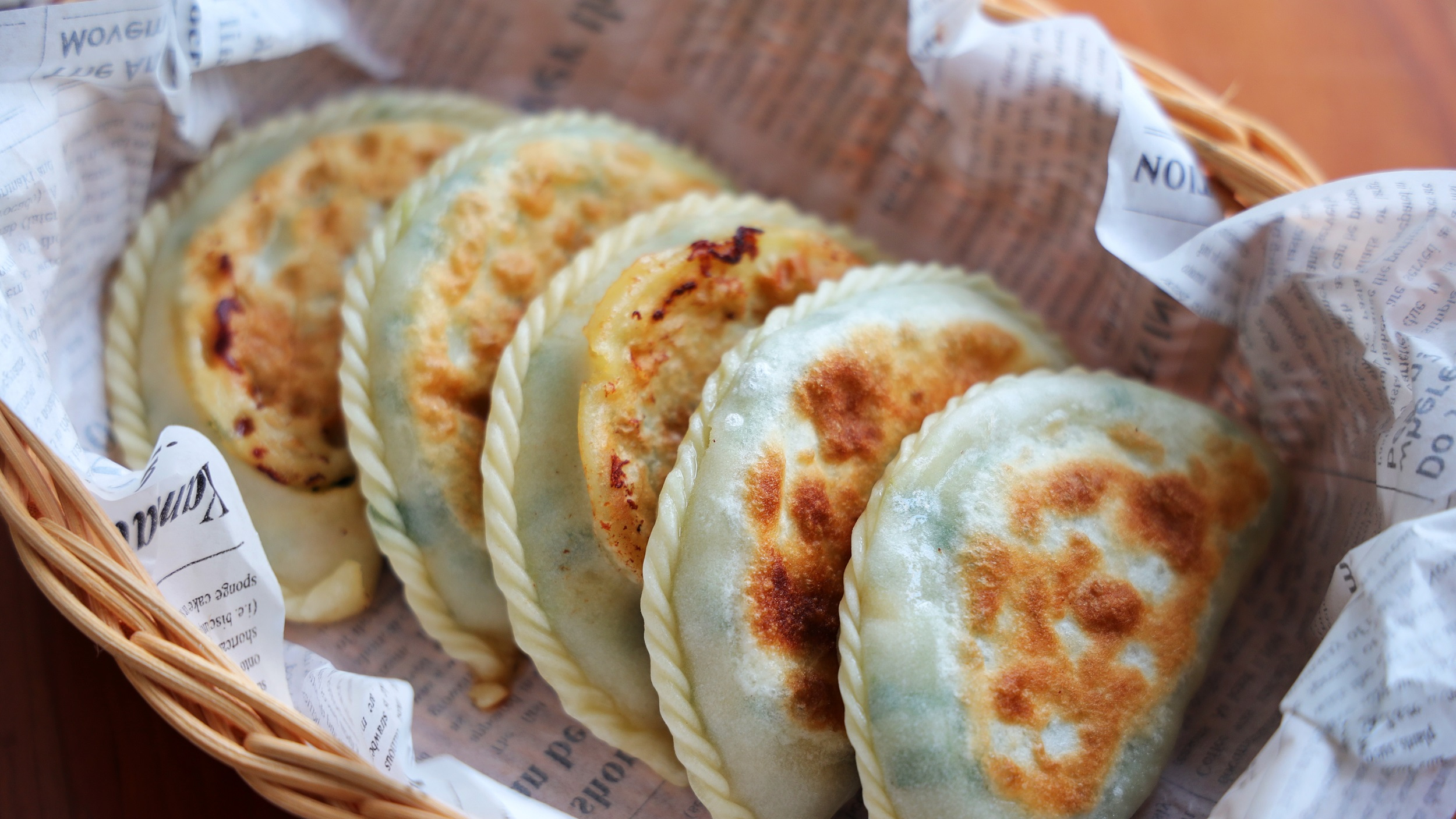 连吃一周都不腻的韭菜盒子,详细的制作步骤,让你轻松学会!