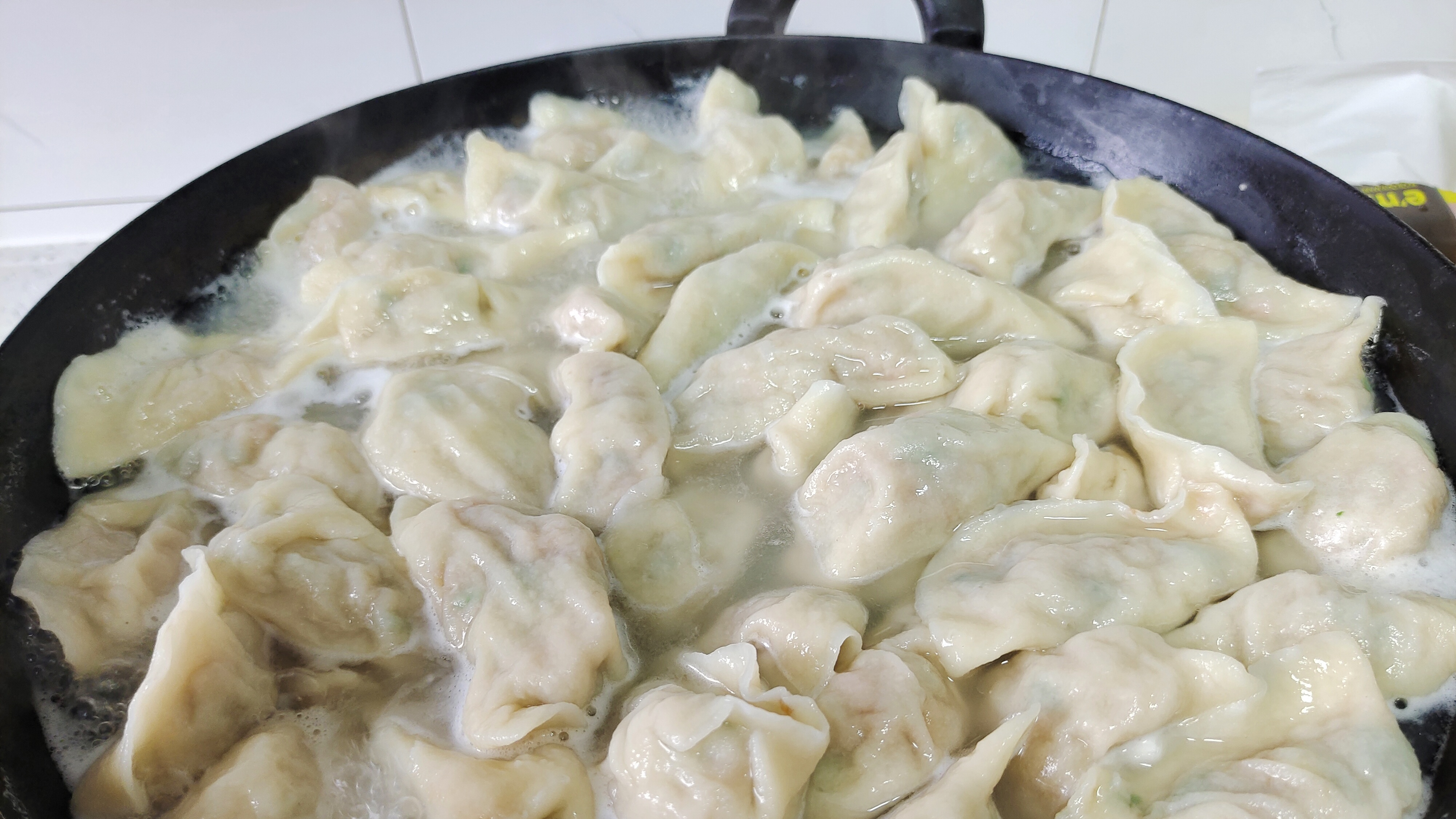 6月这菜正当时，用来包水饺，清爽味美有营养，1元成本做一锅，香