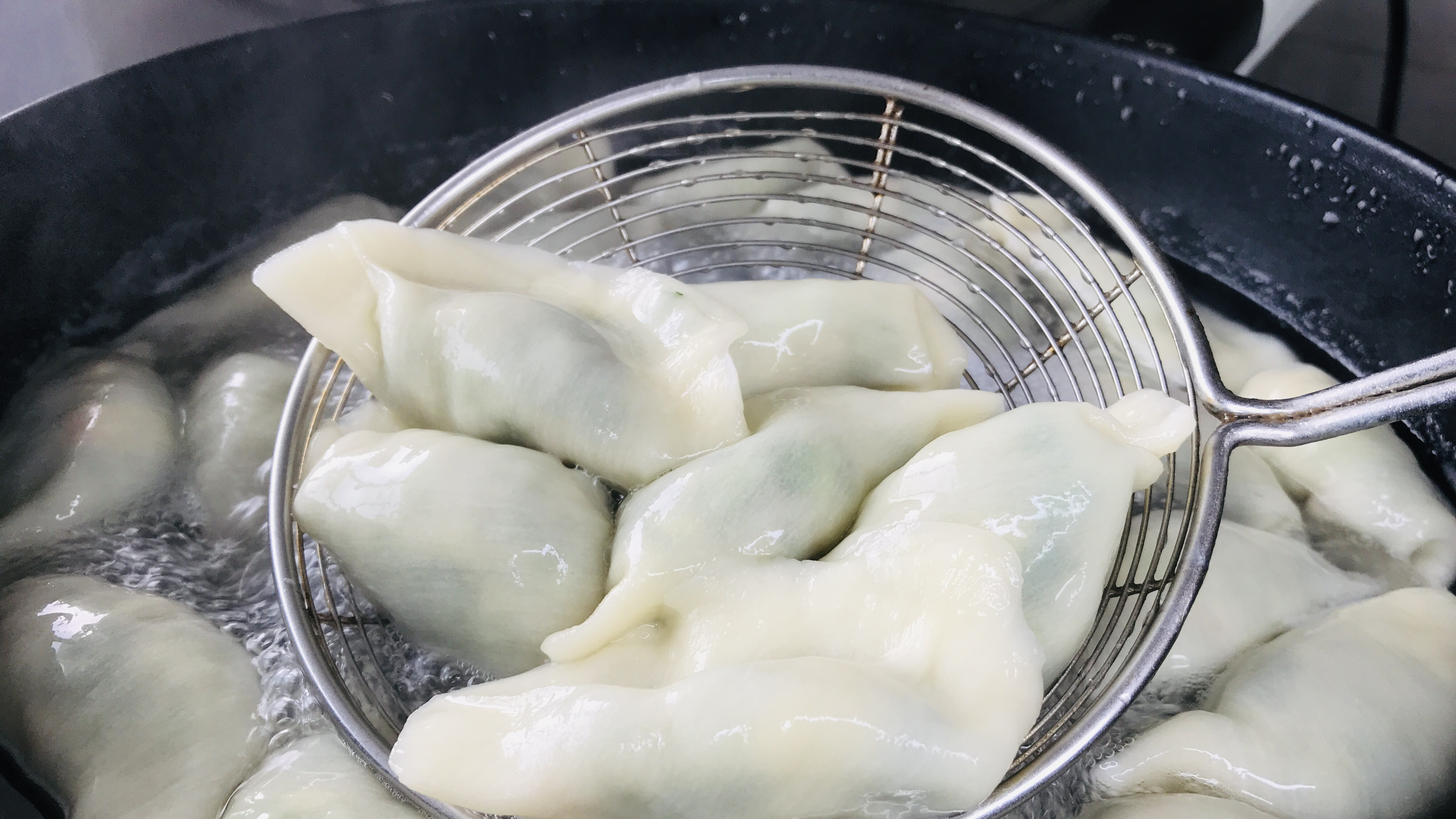 春天多吃茼蒿，教你茼蒿饺子馅的调法，补充维生素，营养又好吃