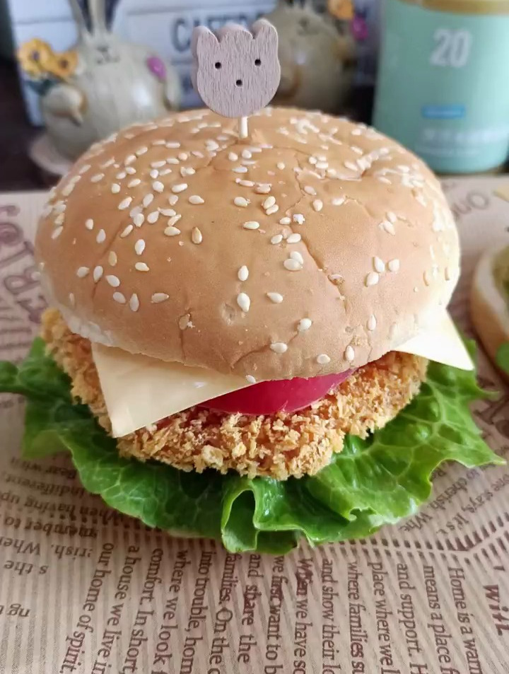 今天做了小朋友都爱吃的芝士鸡排汉堡,做法简单一学就会-度小视