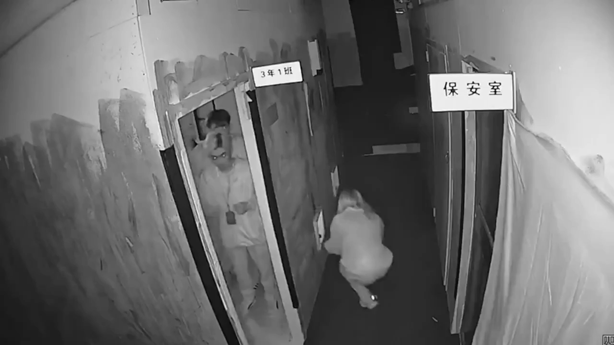盘点密室逃脱的搞笑画面,果然密室逃脱还是看别人玩比较有意思!