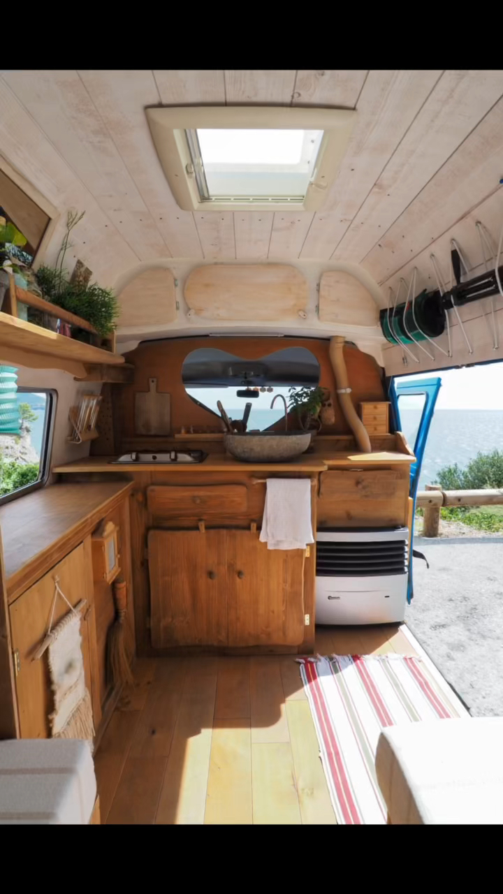 房车 床车 露营车 房车改装 vanlife-度小视