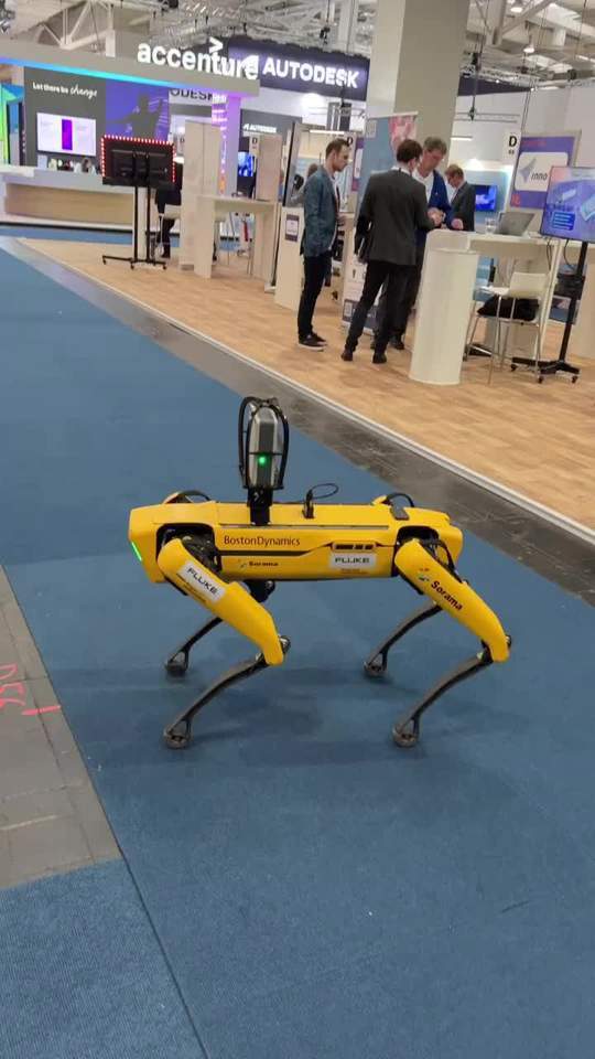 波士顿动力的机器狗亮相汉诺威工业展,超酷!