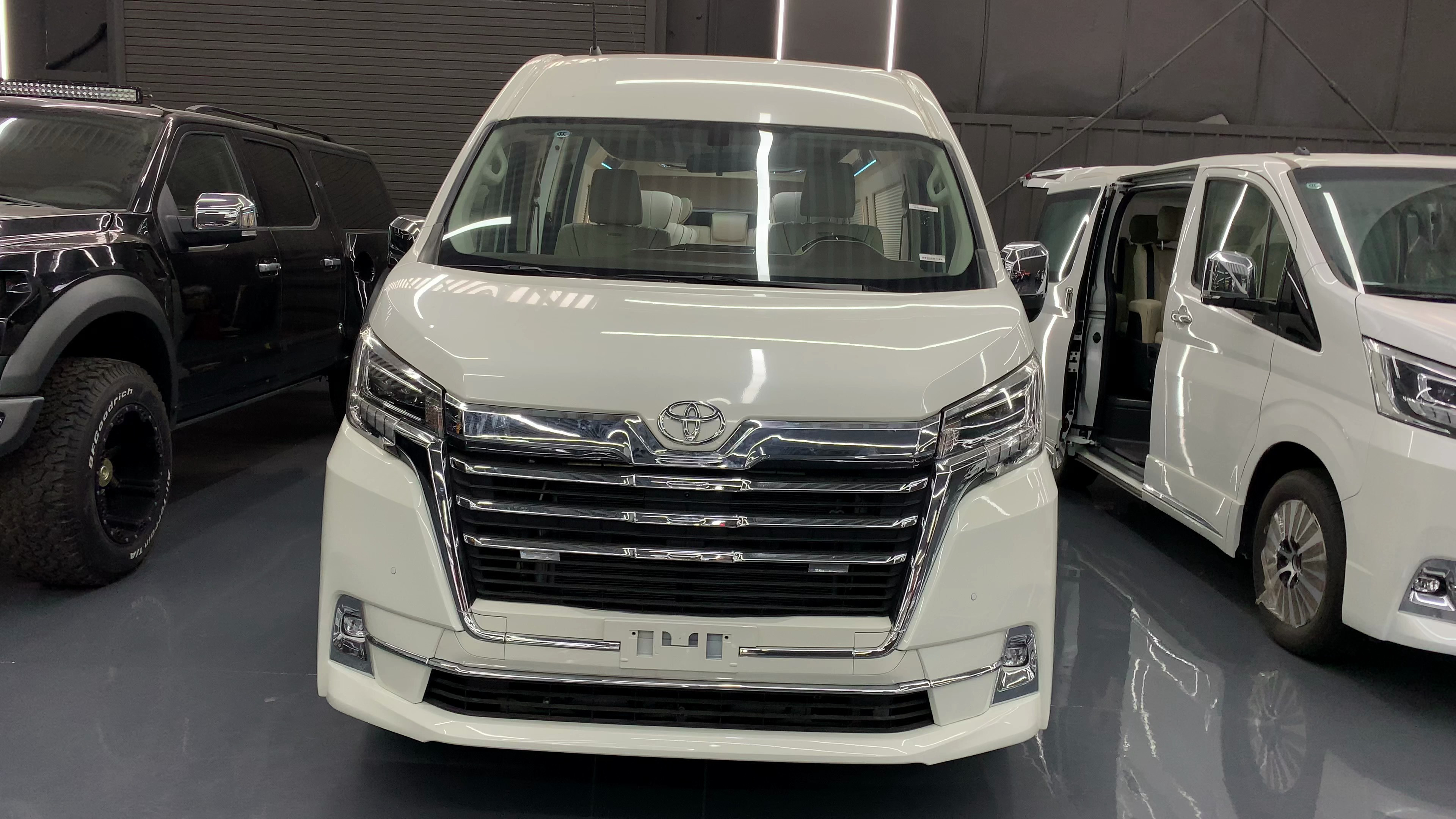 丰田海狮9座 商务大面包 升级后不必埃尔法差!