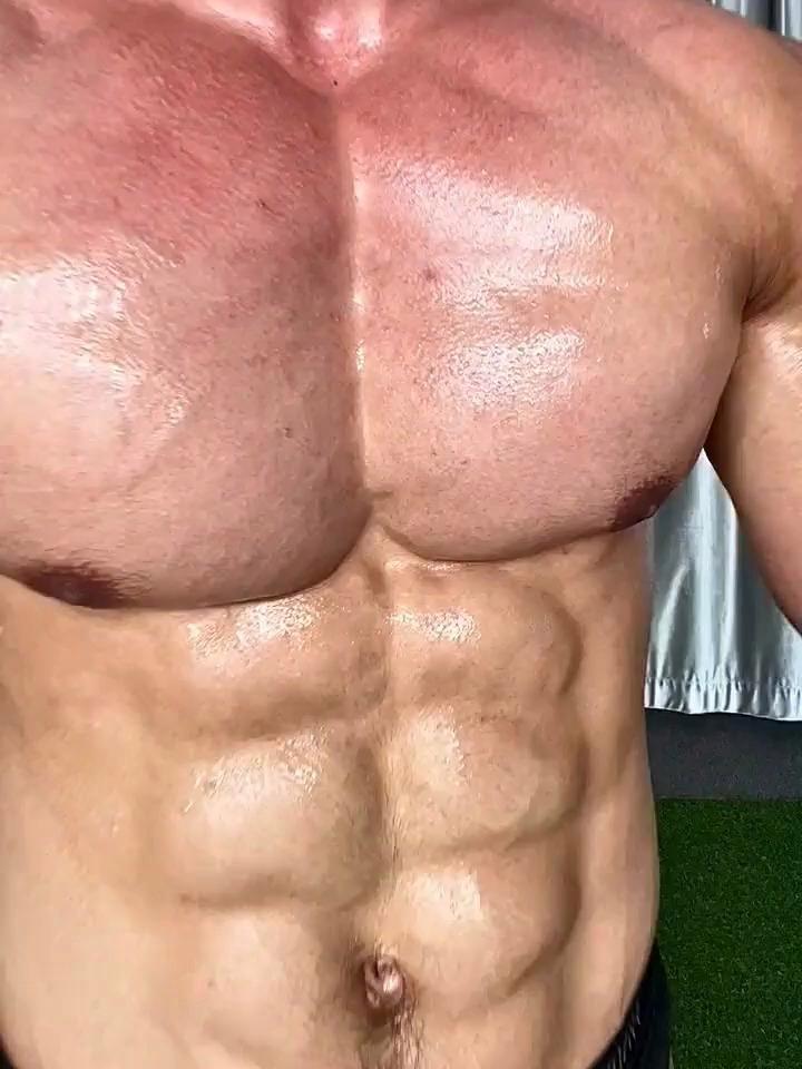 肌肉猛男霸气生猛浑身肌肉块结实有型