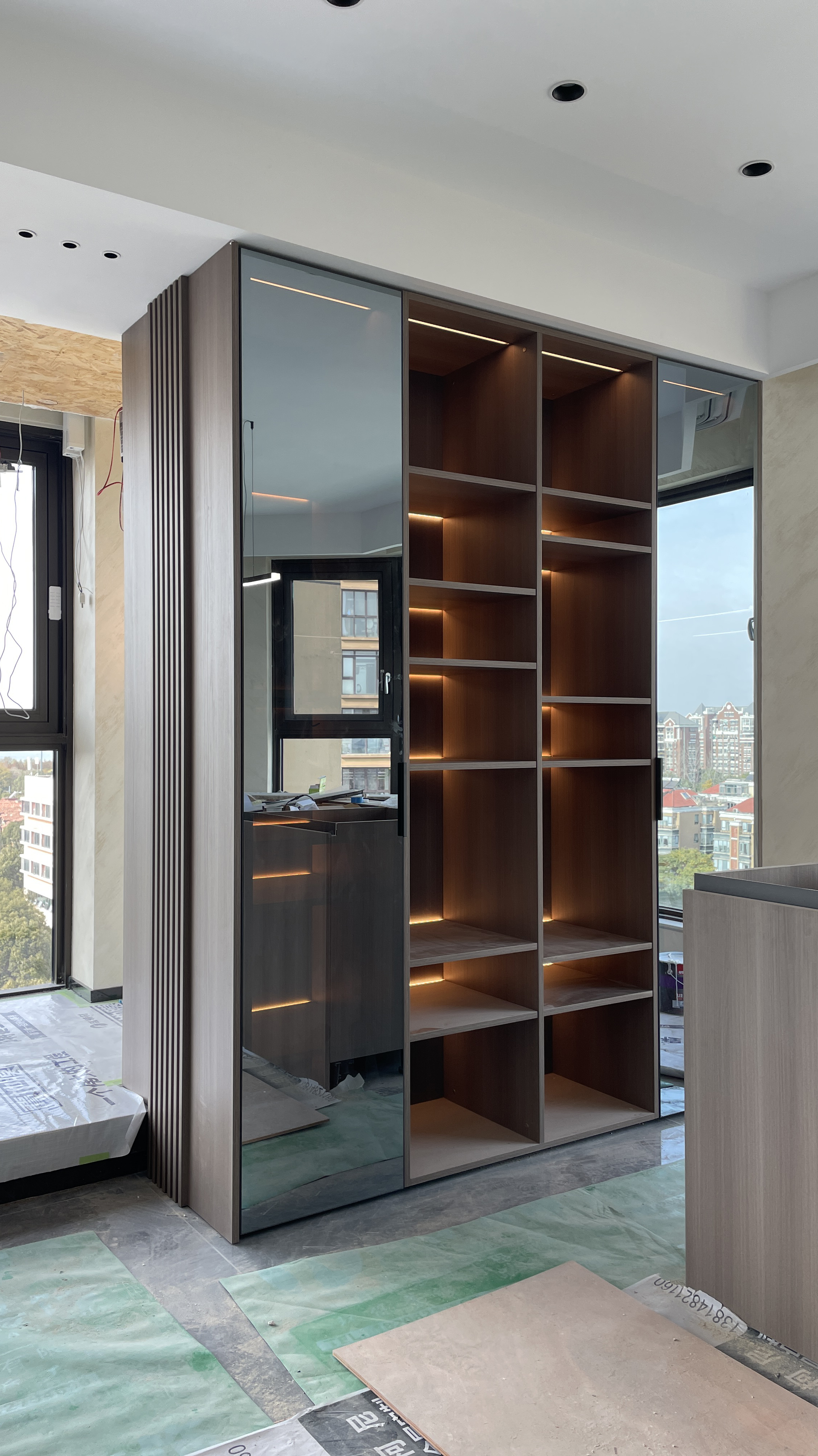 小众高颜值餐边柜,搭配镀膜镜面玻璃门,极简轻奢!