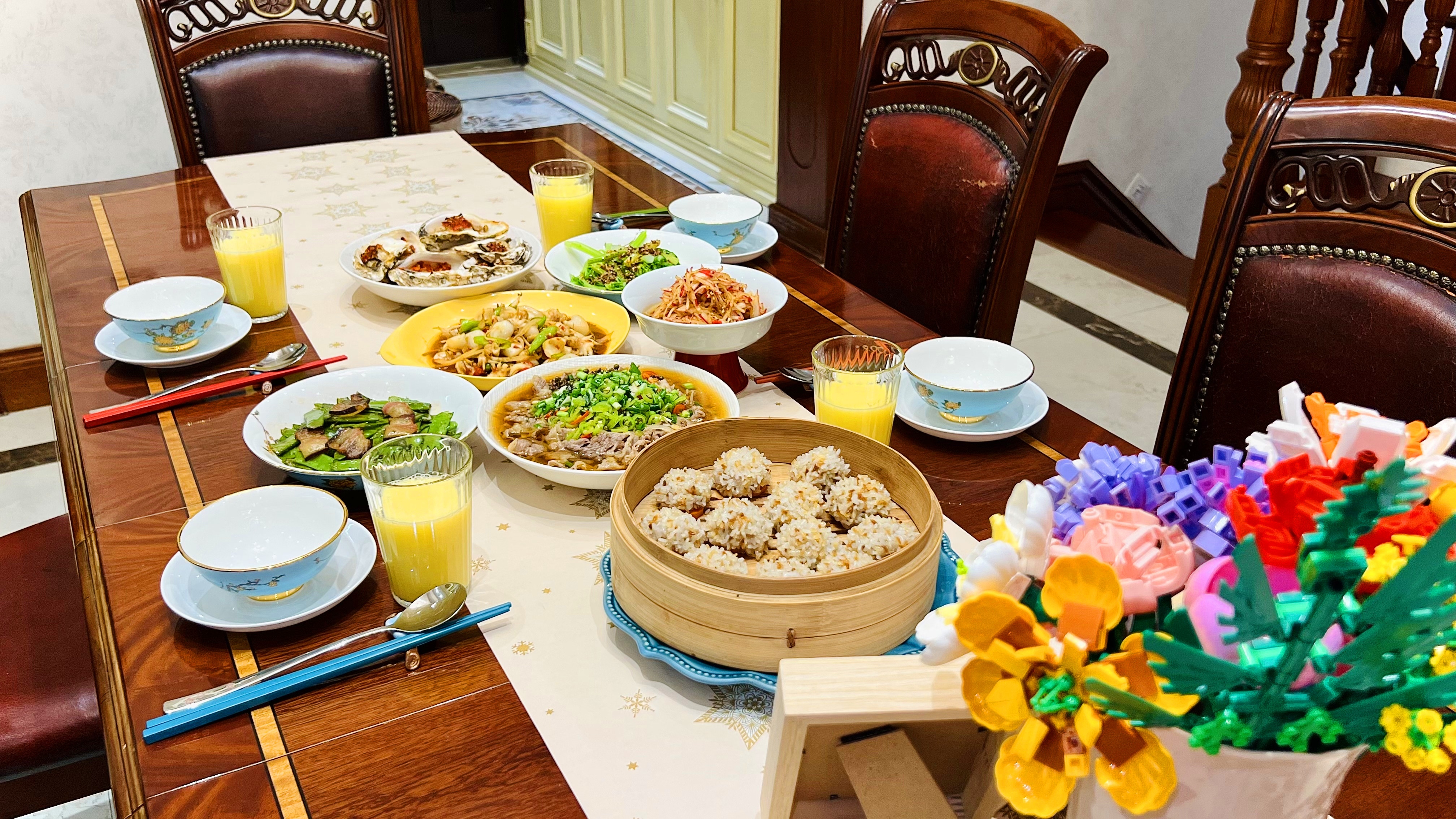 节日期间8个菜,晚饭后一家人还驾车游长安街,去观冬奥会灯饰