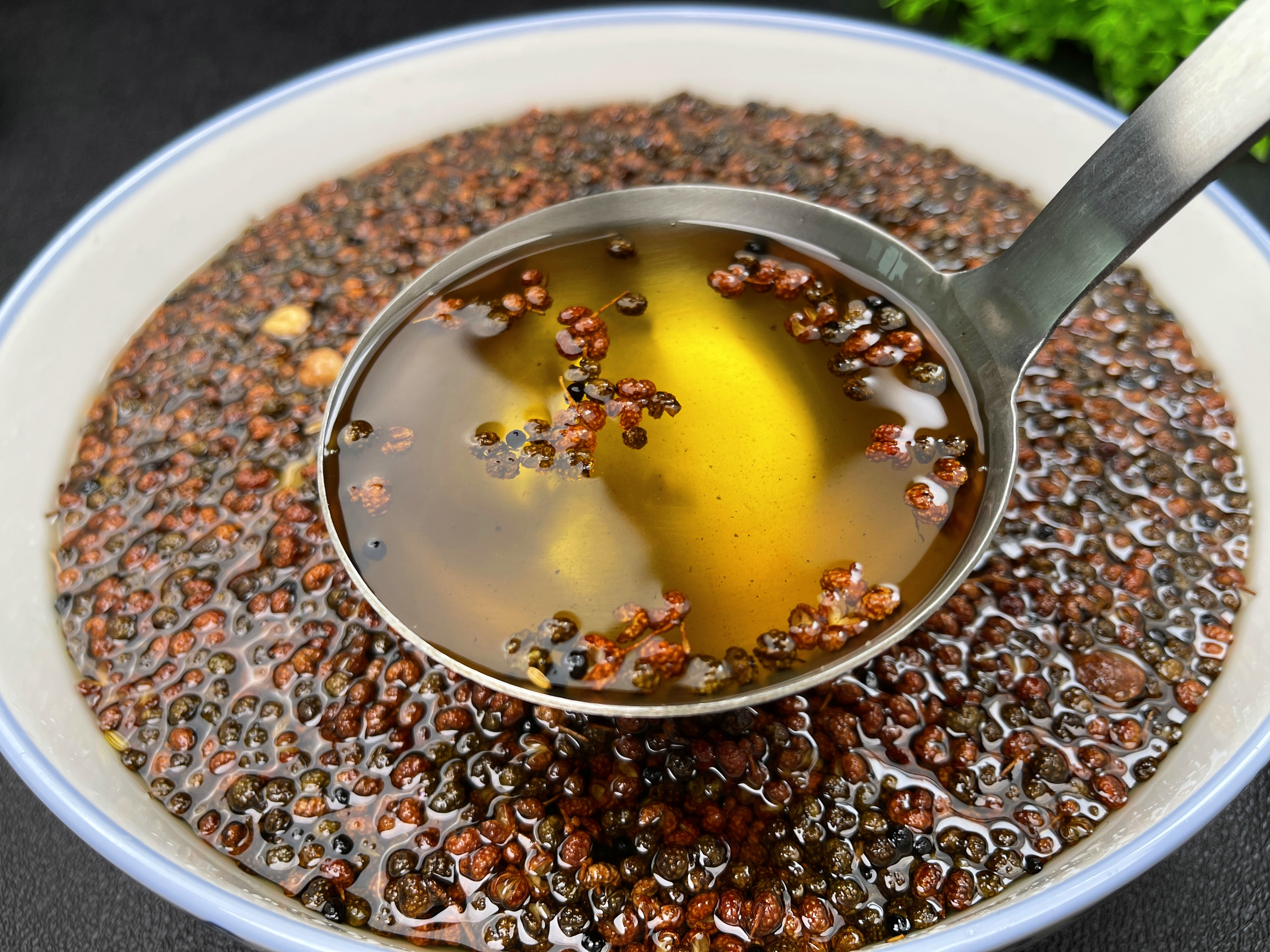 厨师长教你炸花椒油，记住2个诀窍，出锅又香又麻，做什么都好吃