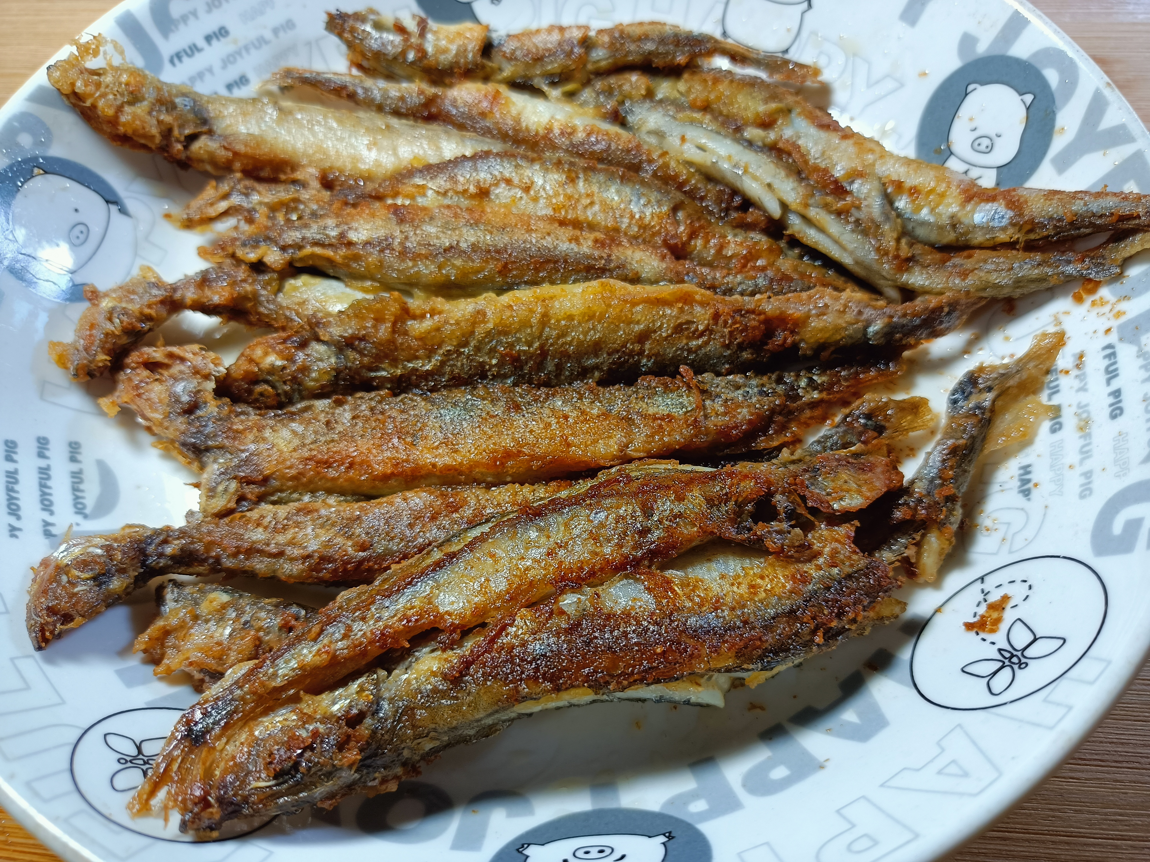 煎鱼怕粘锅?分享香煎多春鱼的做法,多加这一步就不粘锅了