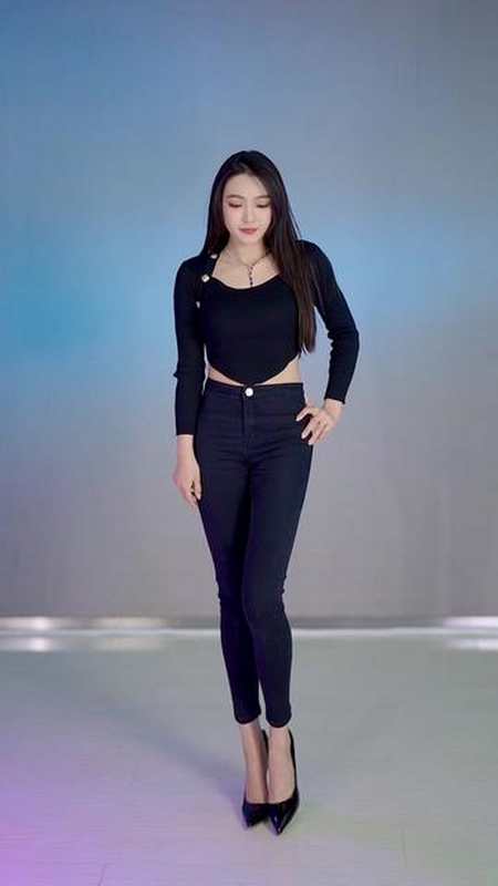 2022-03-180珊珊巢青年123粉丝  关注#破壳计划#万达为她狂砸10亿捧不