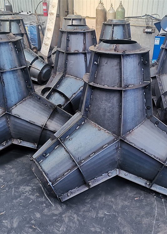 三柱交叉体防浪块模具-四角锥体挡浪石模具制作工艺精良 精密焊接-度