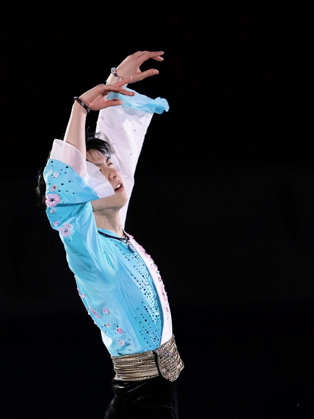 羽生结弦少年肩上有清风明月幻化成花全部版本混剪