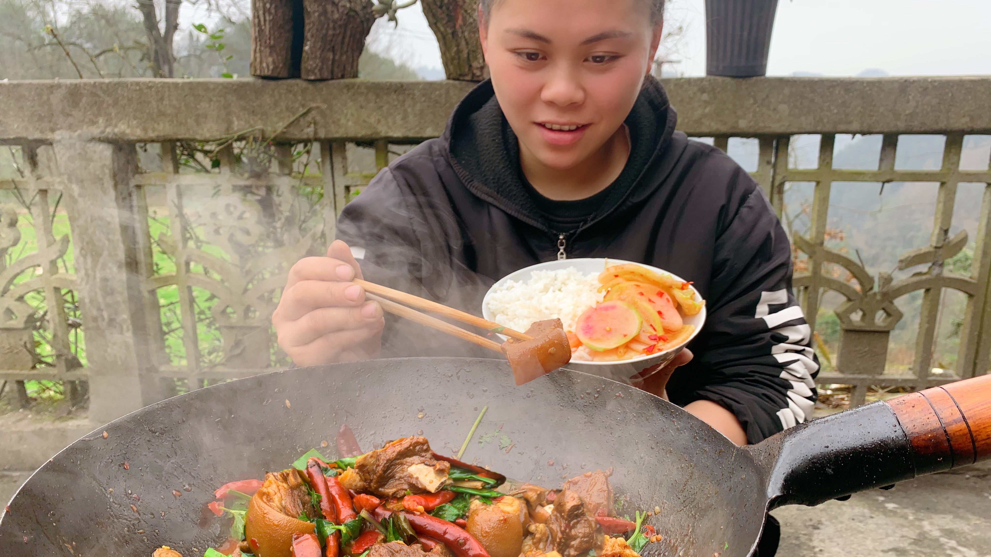 今天做个爆辣红烧羊肉，香辣够味很下饭