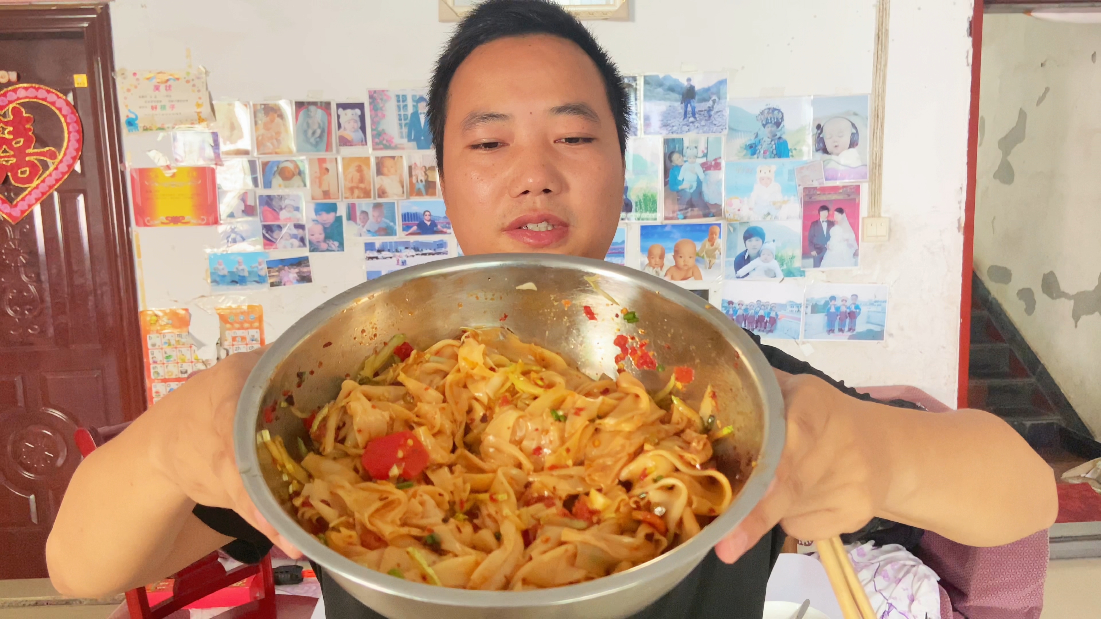 阿哥病好了,老婆做一道凉拌凉皮,太解馋了