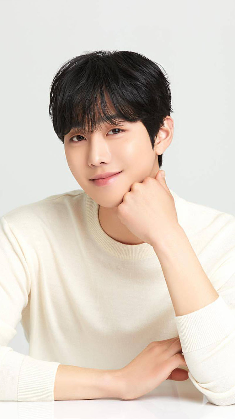 安孝燮高冷外表下的可爱灵魂!画报 剧集花絮,还是帅气的始祖鸟