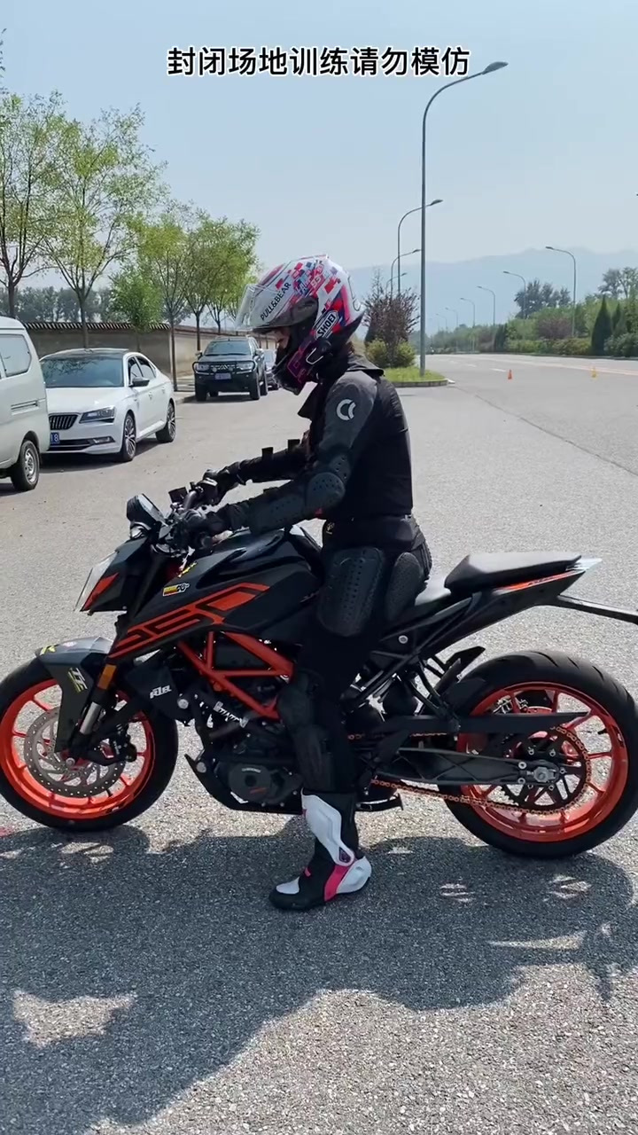 新手女骑从推着走到熟练跑图金卡纳gp8