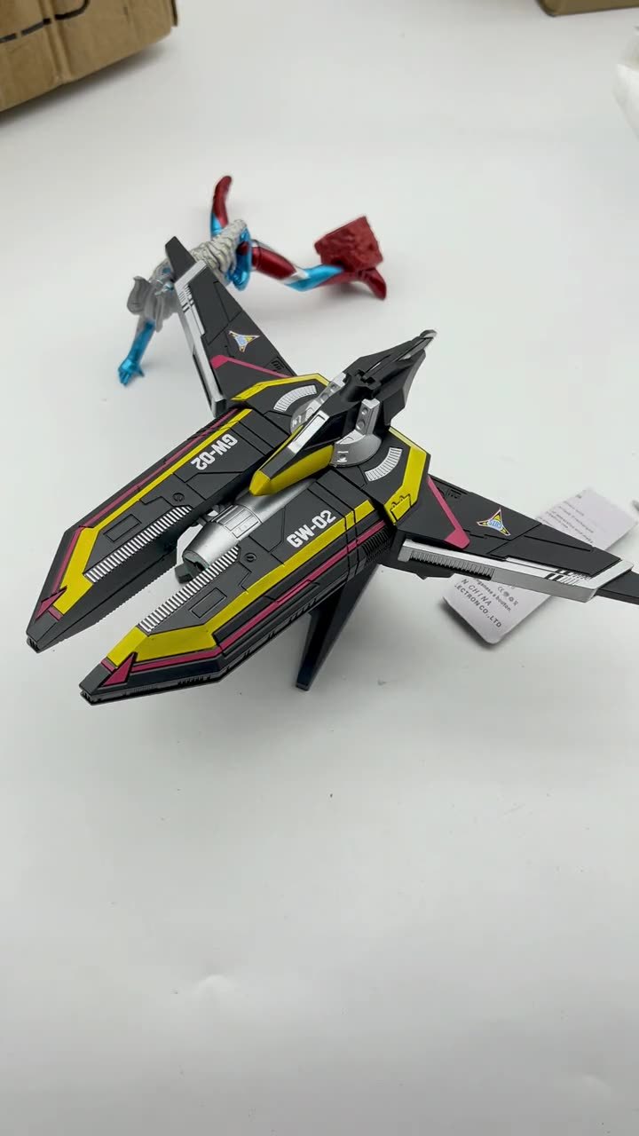 下次带你们看一下发绿光的迪迦奥特曼-度小视