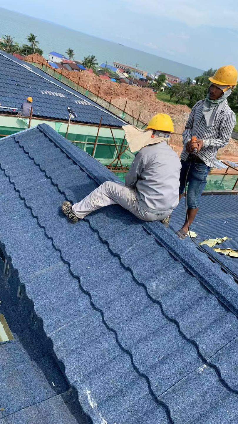 博天彩石金属瓦施工现场