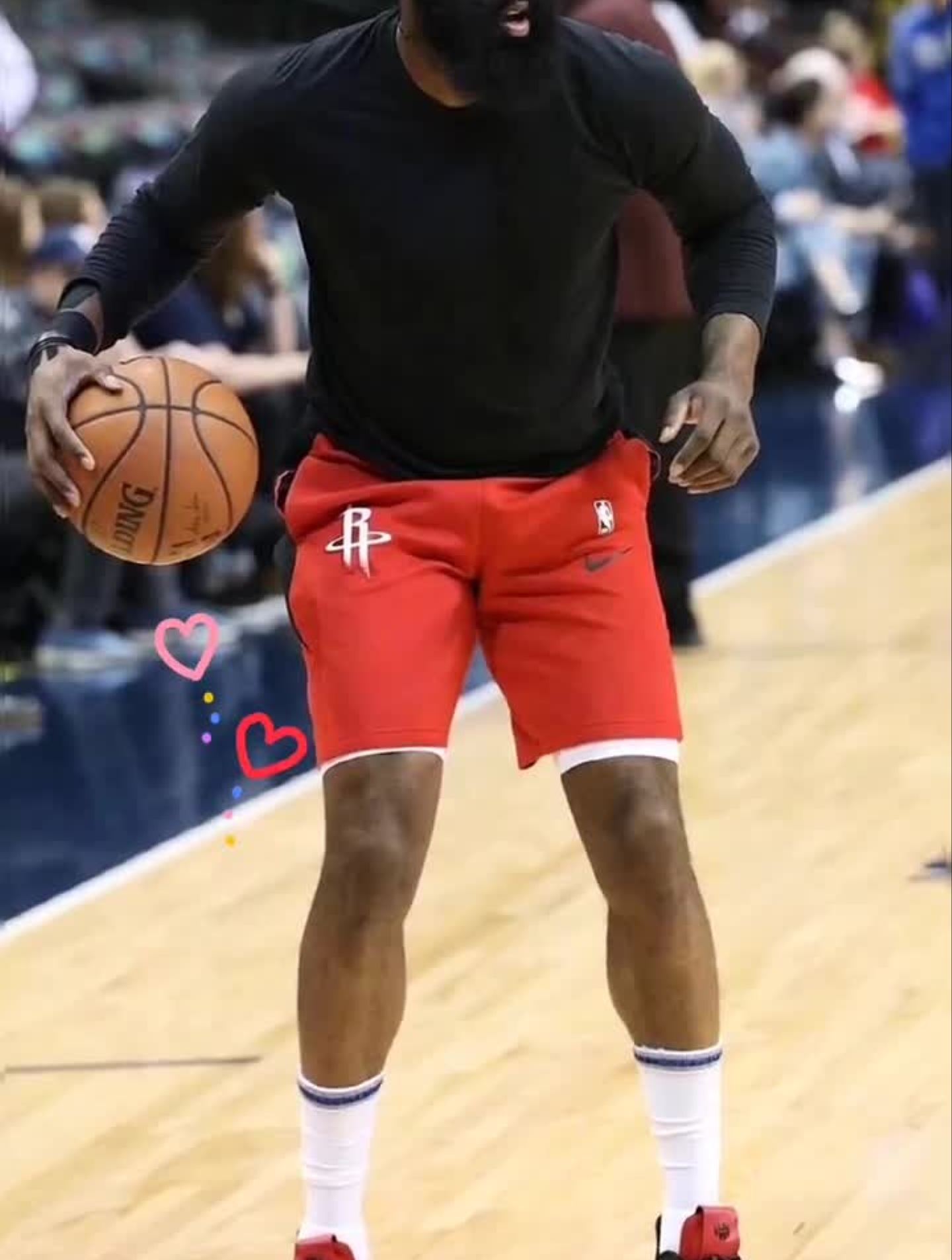 登哥休赛期吃得太好了哈登身材发福