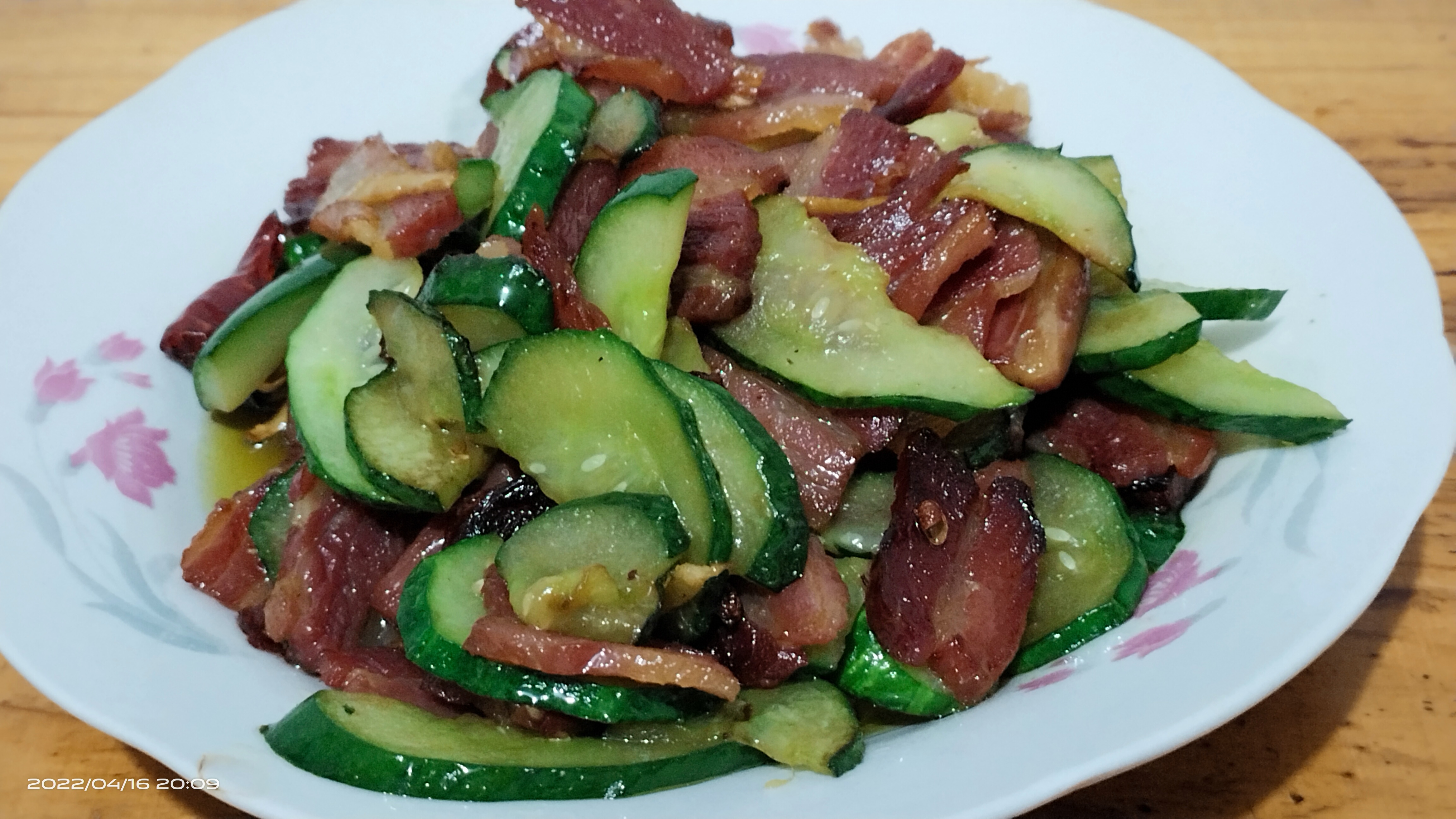 炒腊肉小妙招,简单好吃