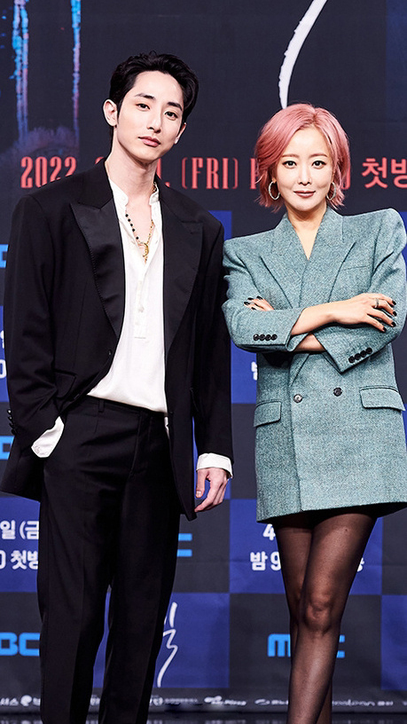 韩剧《还有明天》李洙赫氛围感绝,金喜善短发超减龄