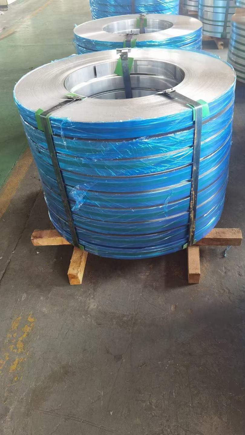 304不锈钢窄带分条开平