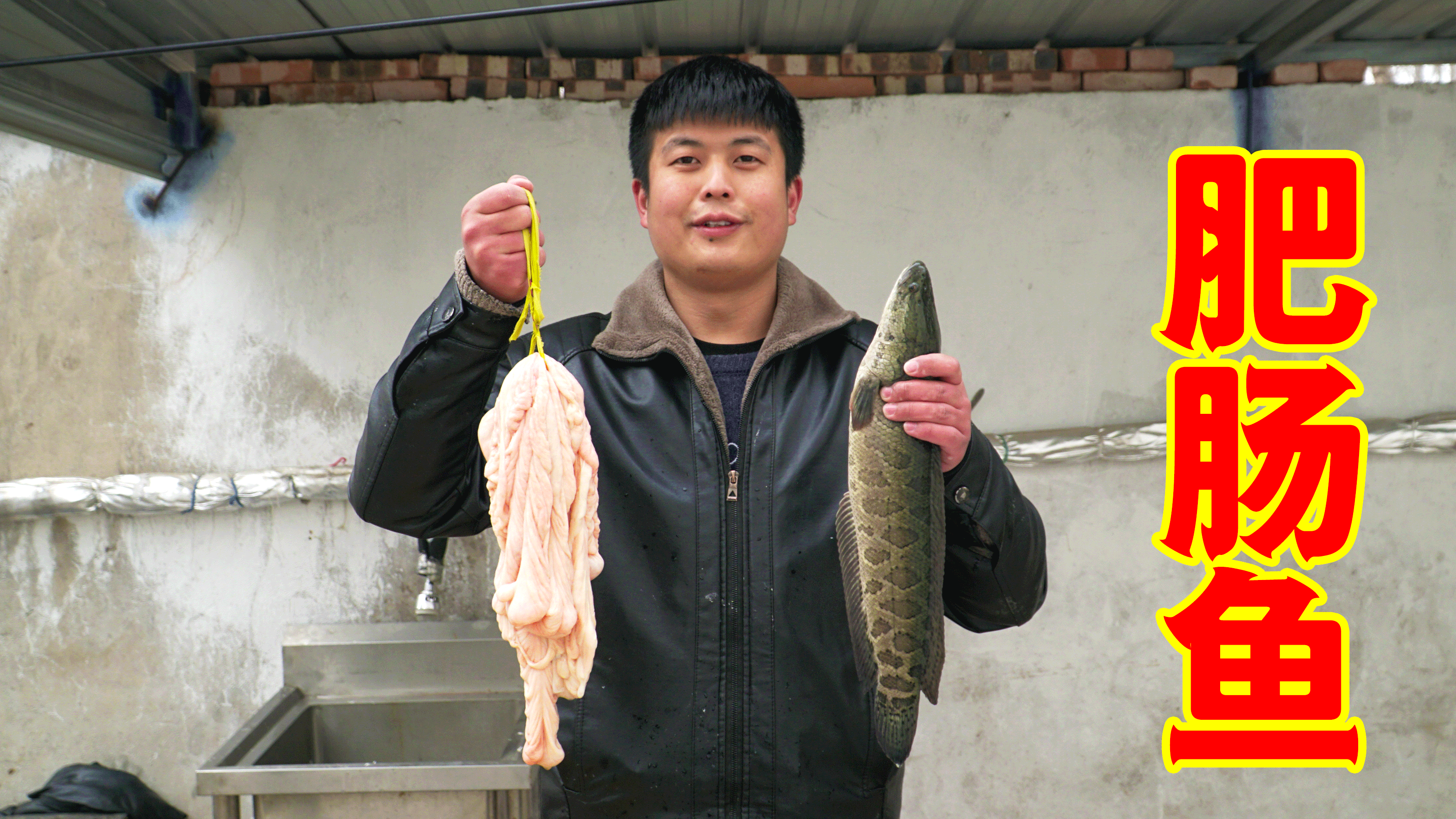 毛孩嘴馋做“肥肠鱼火锅”鲜香麻辣烫,简直是米饭的天敌