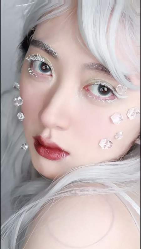 冰雪精灵氛围妆美妆产品体验