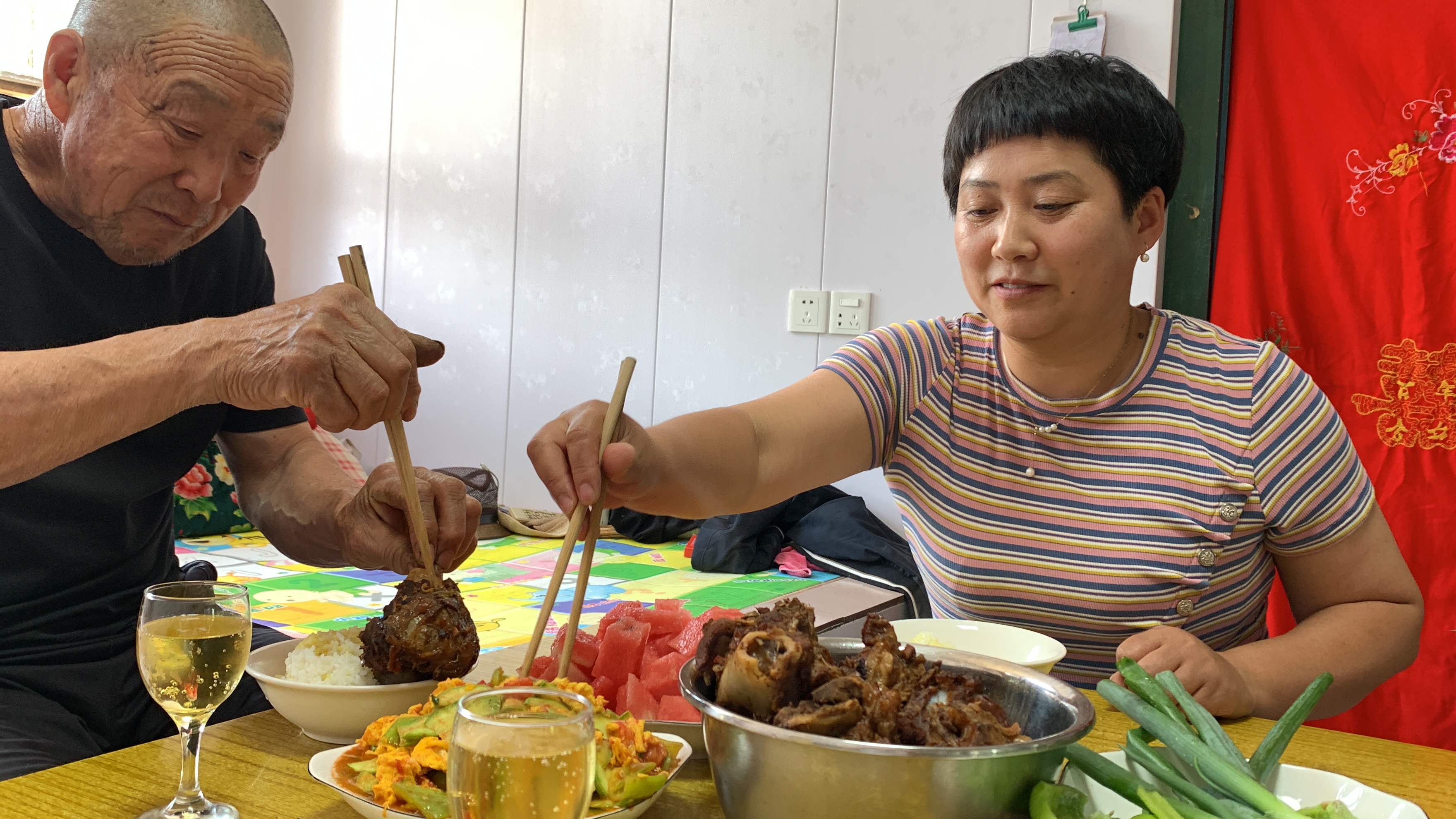 夏季必学的家常菜,碧绿脆嫩,清爽不油腻,比大鱼大肉还好吃