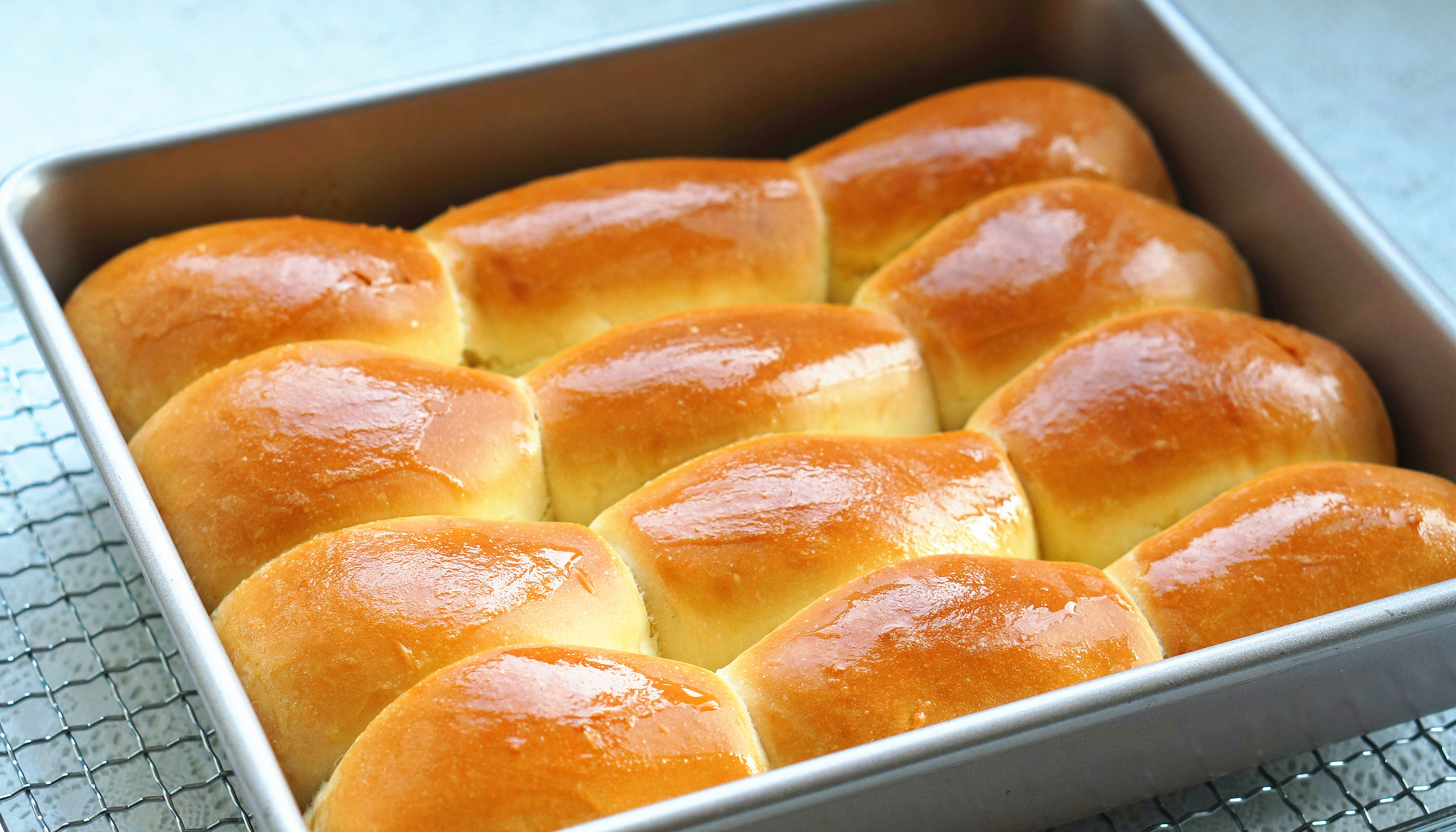 柔软的牛奶面包，无需机器，一次发酵很简单，暄软有弹性