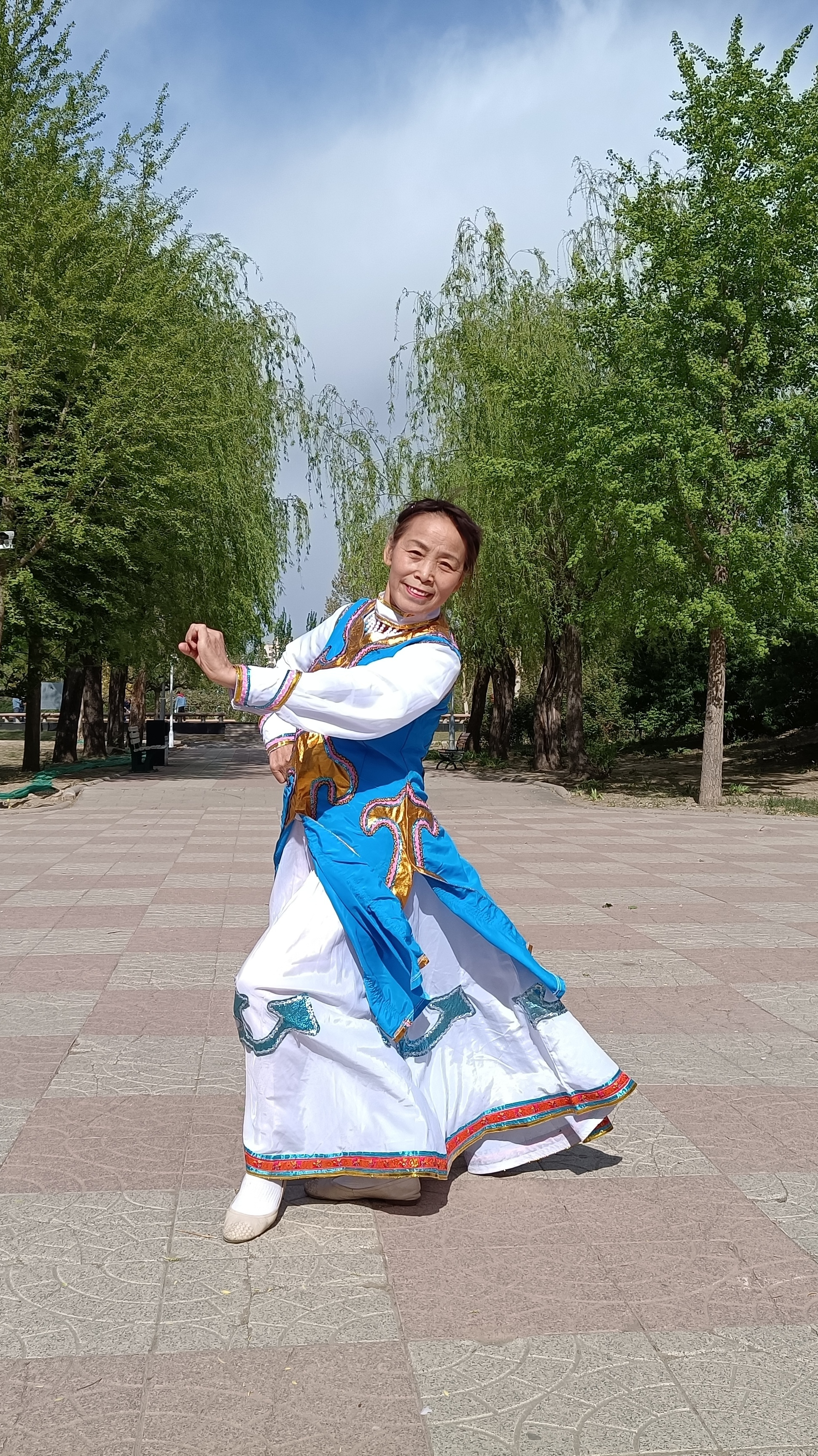 蒙族舞《美丽的草原我的家》