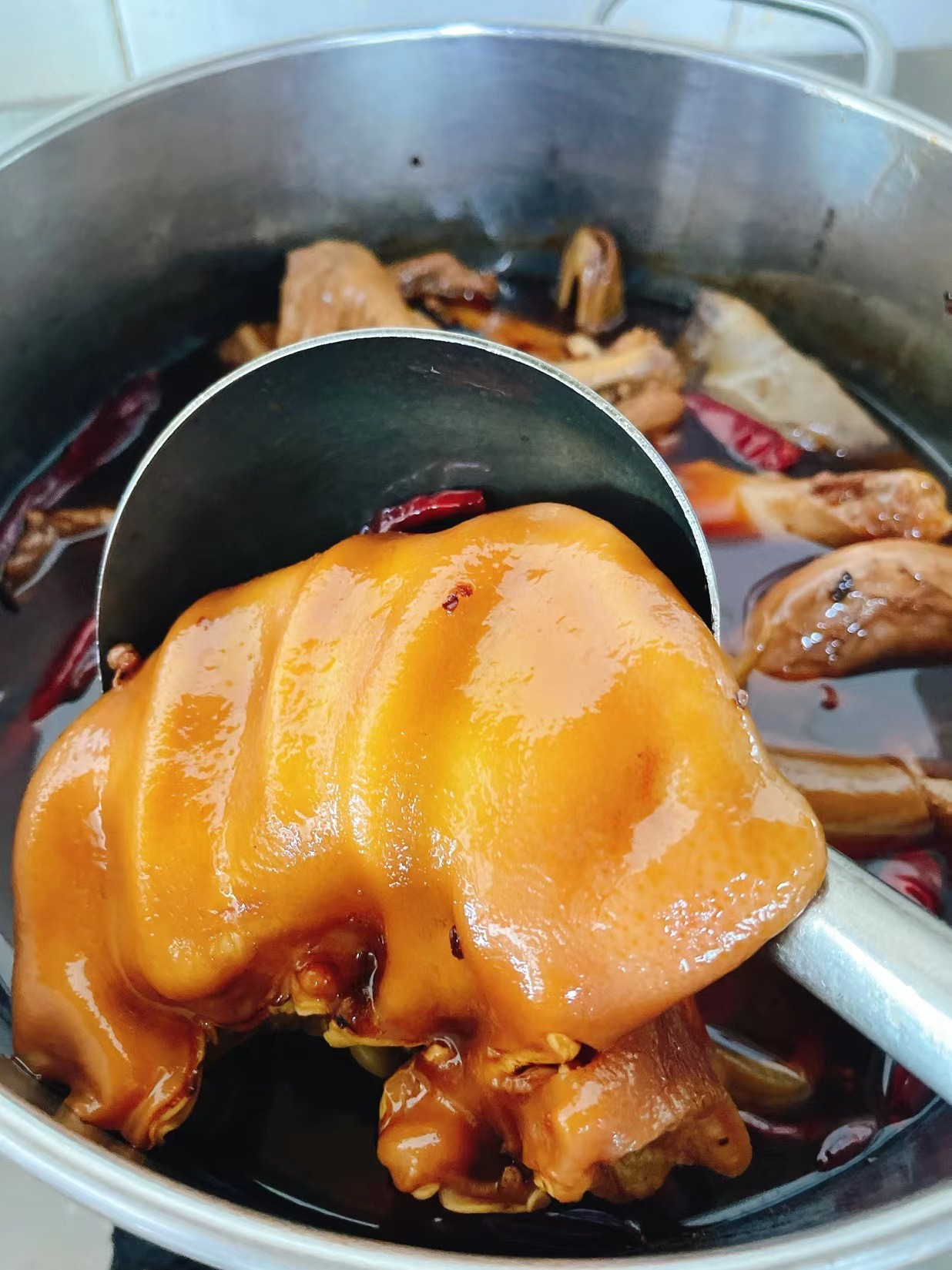 夏日必备卤味卤侠派现卤现捞