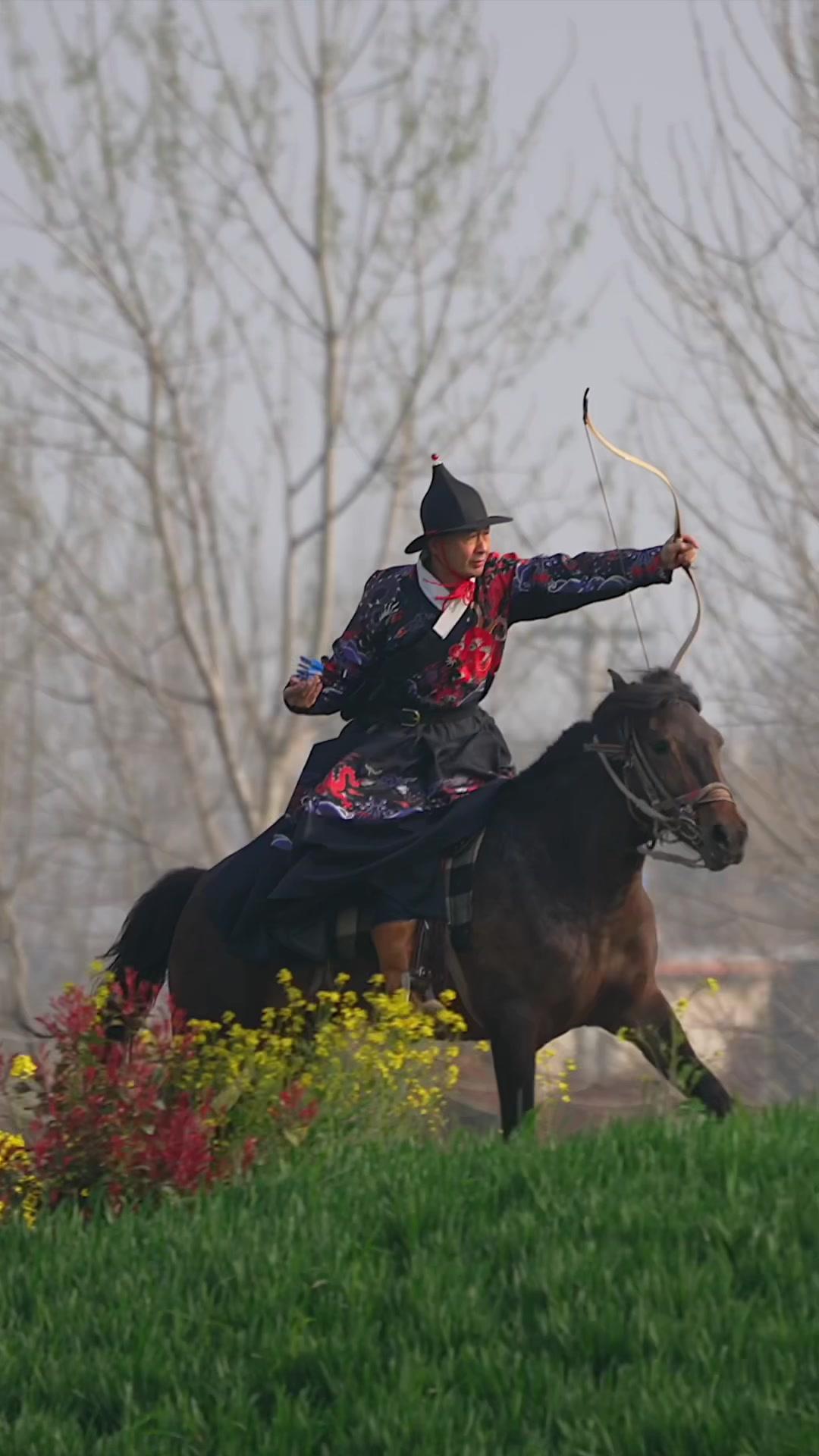 马背上的民族,传统弓箭