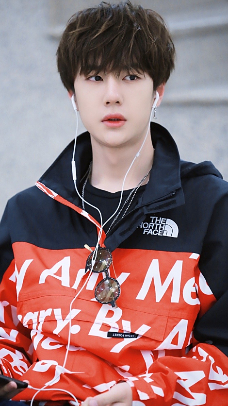 王一博十九岁拍的第一部剧,是要播了吗?网友调侃:就定档六一吧