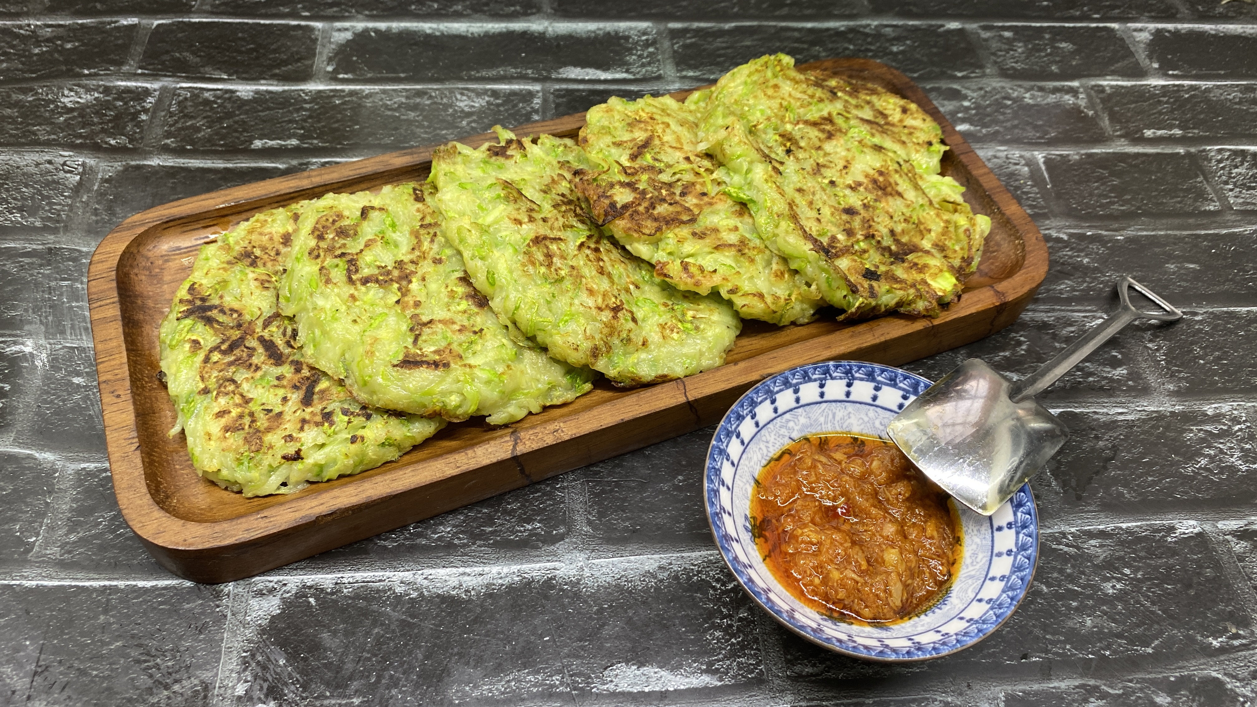 老西葫最好吃的做法!北方名吃瓜菜饼,简单又美味,减脂餐也不错