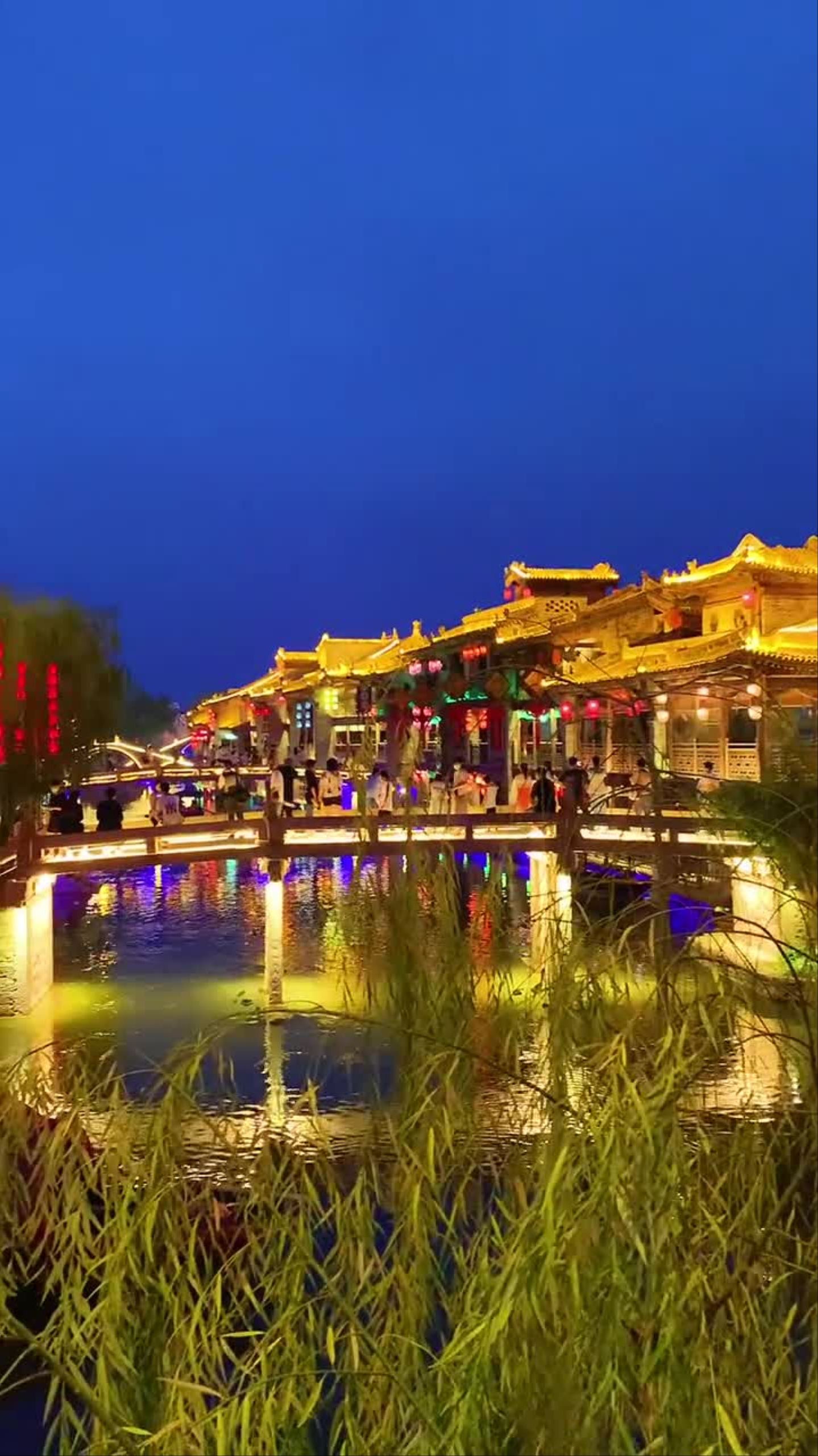 龙泉古镇的夜景很美,就是门票有点坑!