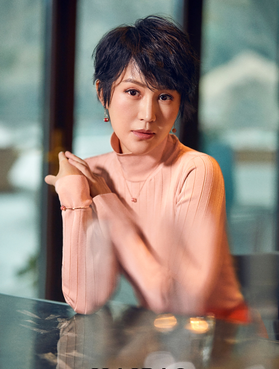 鲍蕾素颜看日出,脸部状态曝光,妆前妆后判若两人(2)-度小视