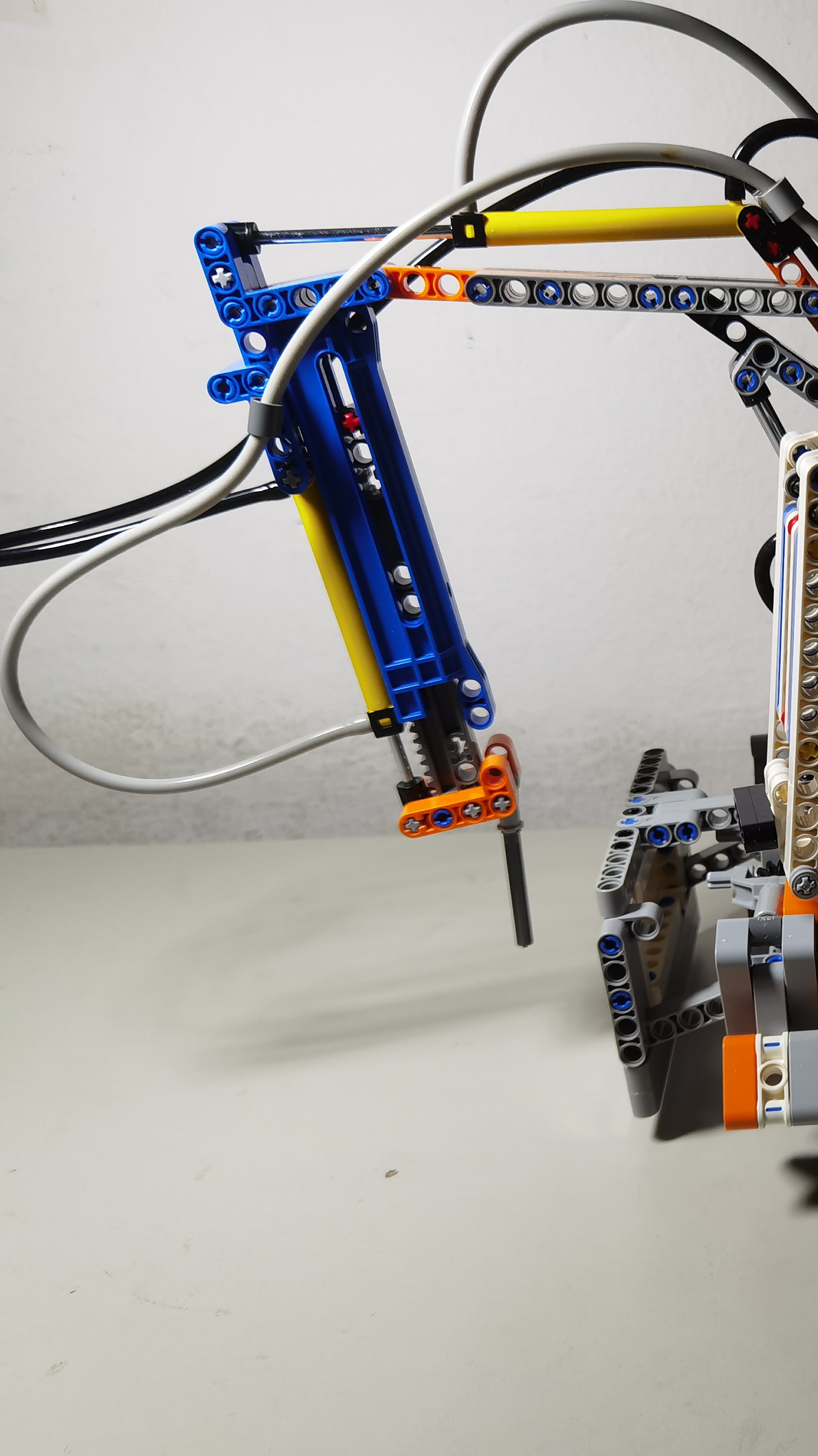 个人原创乐高机械组42128套内moc带钻头的挖掘机演示