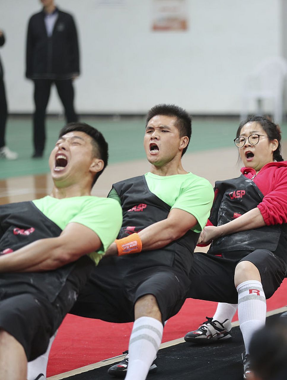 中国鞍钢队获世界拔河冠军,全胜战绩力压群芳,多亏微胖小姐姐-度小视