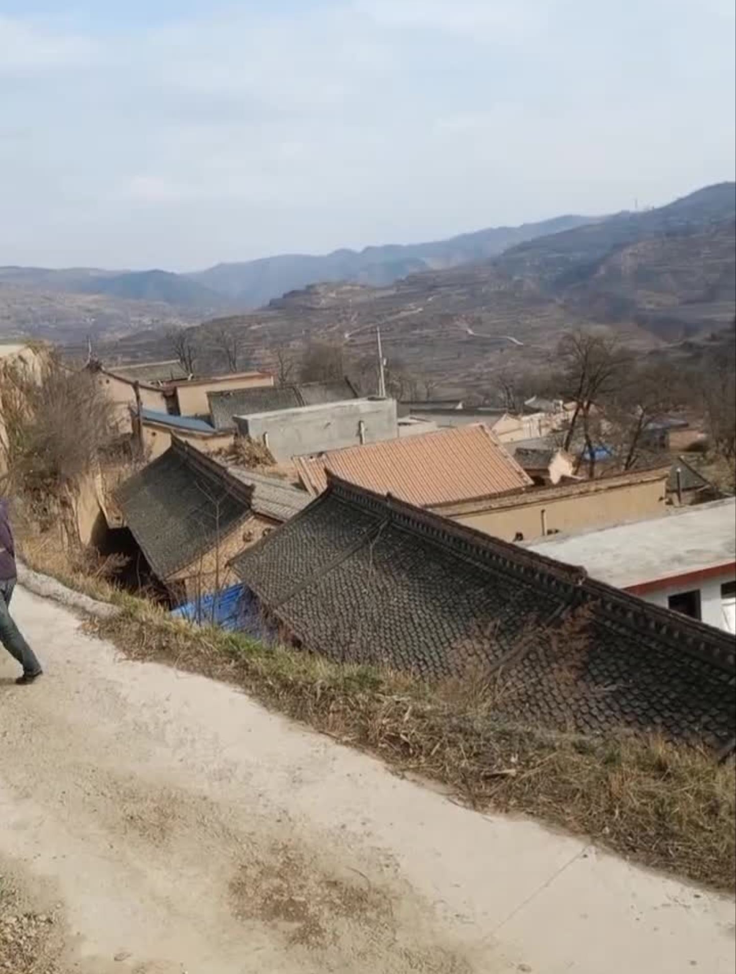 甘肃天水小山村景