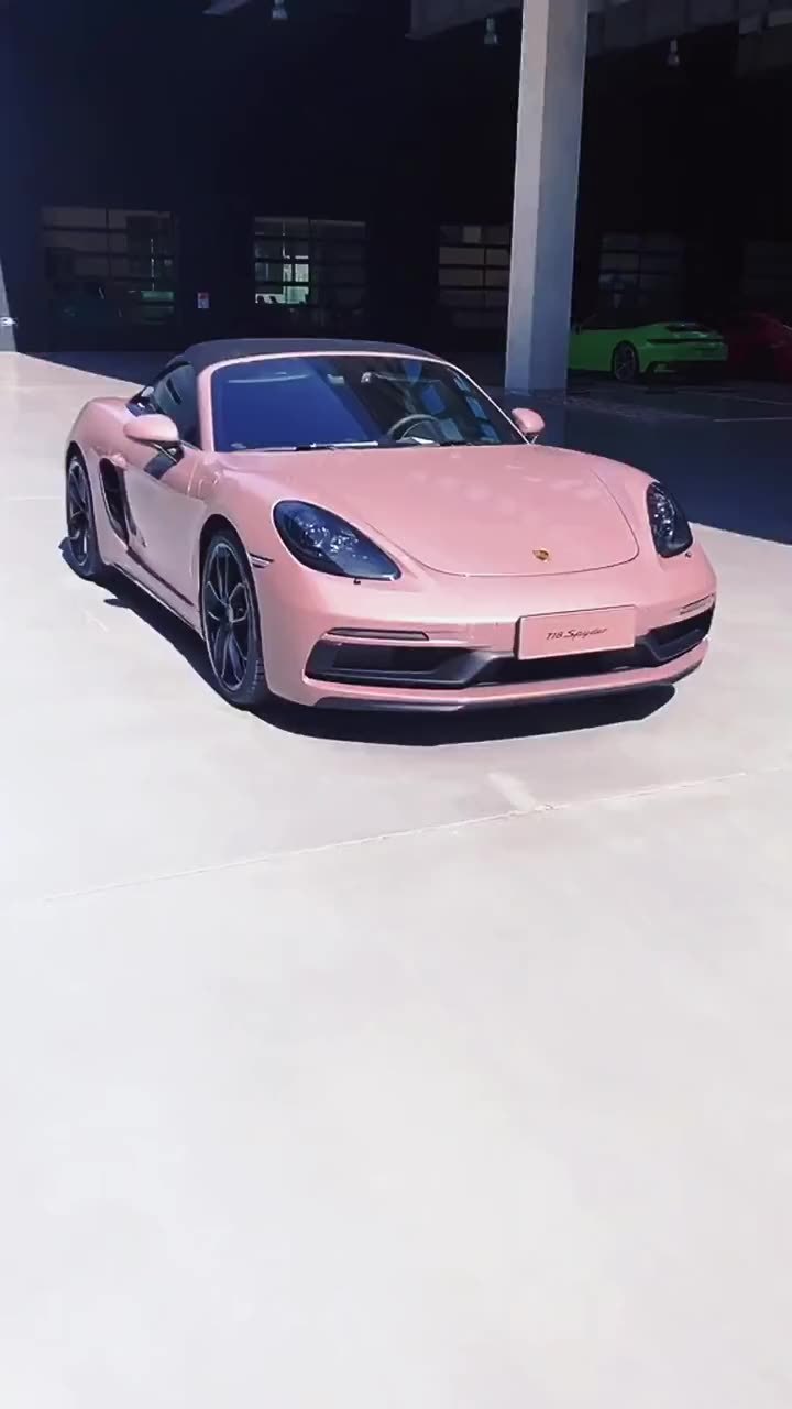 保时捷冰莓粉敞篷跑车小姐姐的最爱