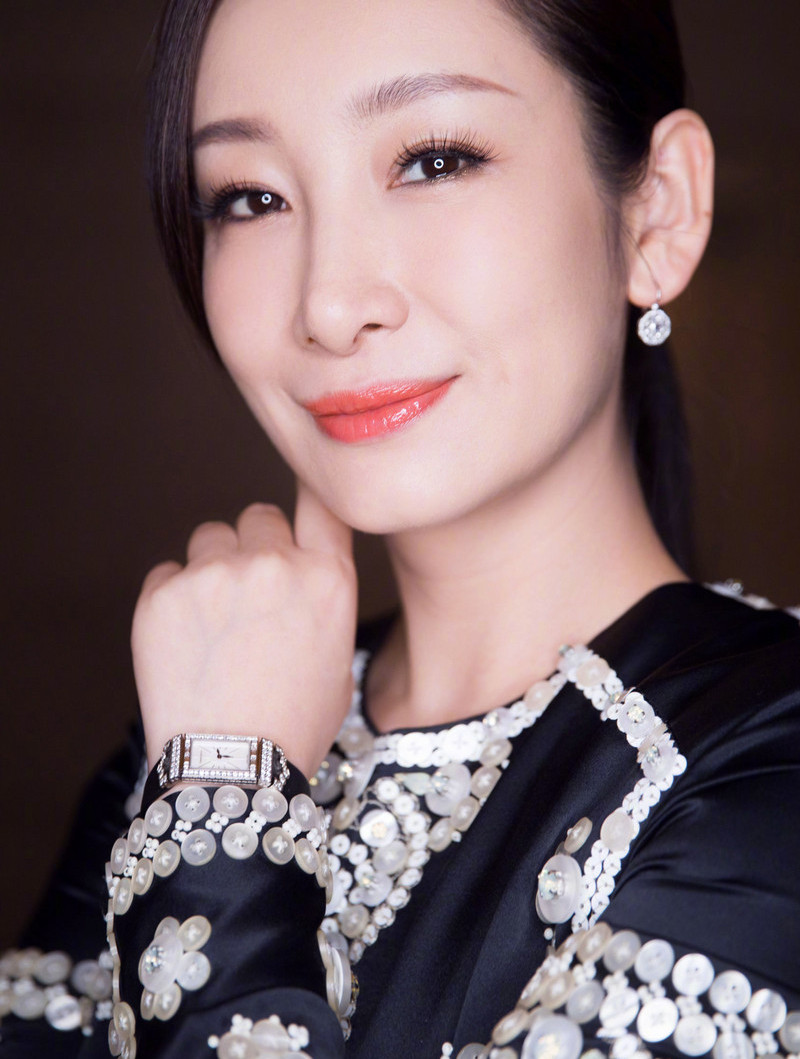 "生子不易"秦海璐:曾怀"巨婴症"儿子,后哭到被迫割双眼皮2-度小视