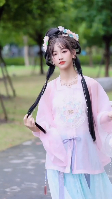 星眸微嗔,治愈笑容温柔青春美少女古装汉服美女小姐姐