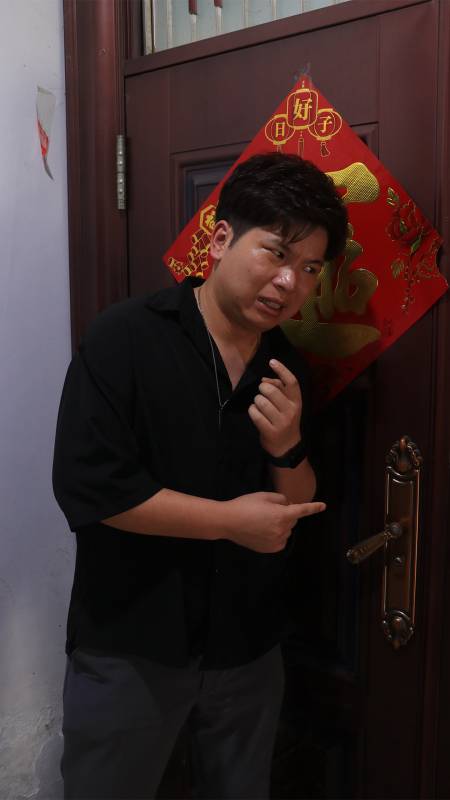 丈母娘生日女婿给1万,买菜半路返回,听到母女俩谈话决定离婚-度小视