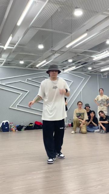 姆尼姐这个中文水系舞编的绝了