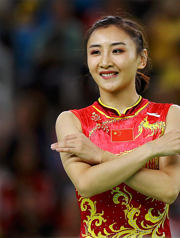 2008年北京奥运会蹦床决赛,小将何雯娜仅用48秒夺得冠军!4-度小视