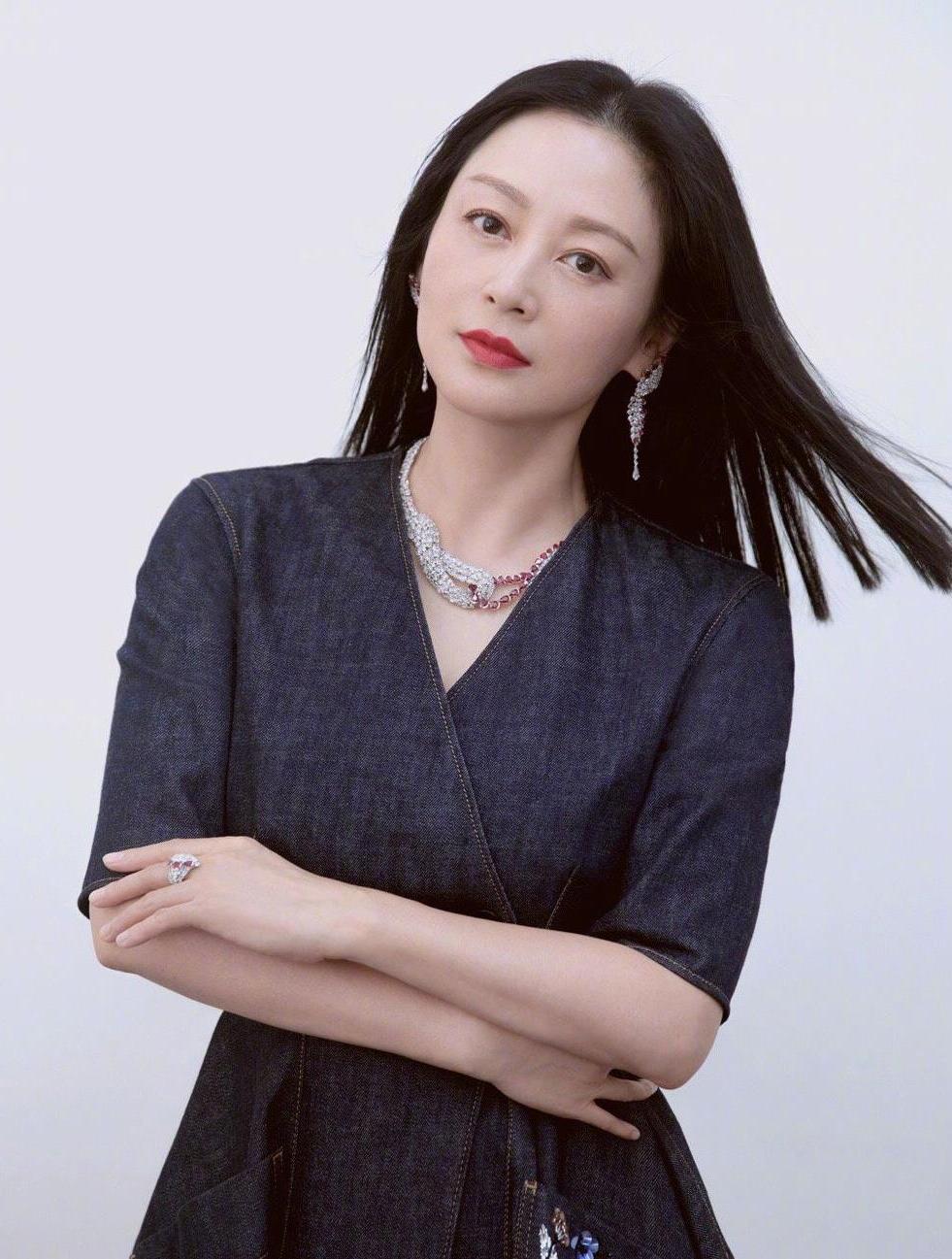 陈红当年有多豪横?挺孕肚踢走倪萍嫁给陈凯歌,杨幂都不敢招惹2-度小视