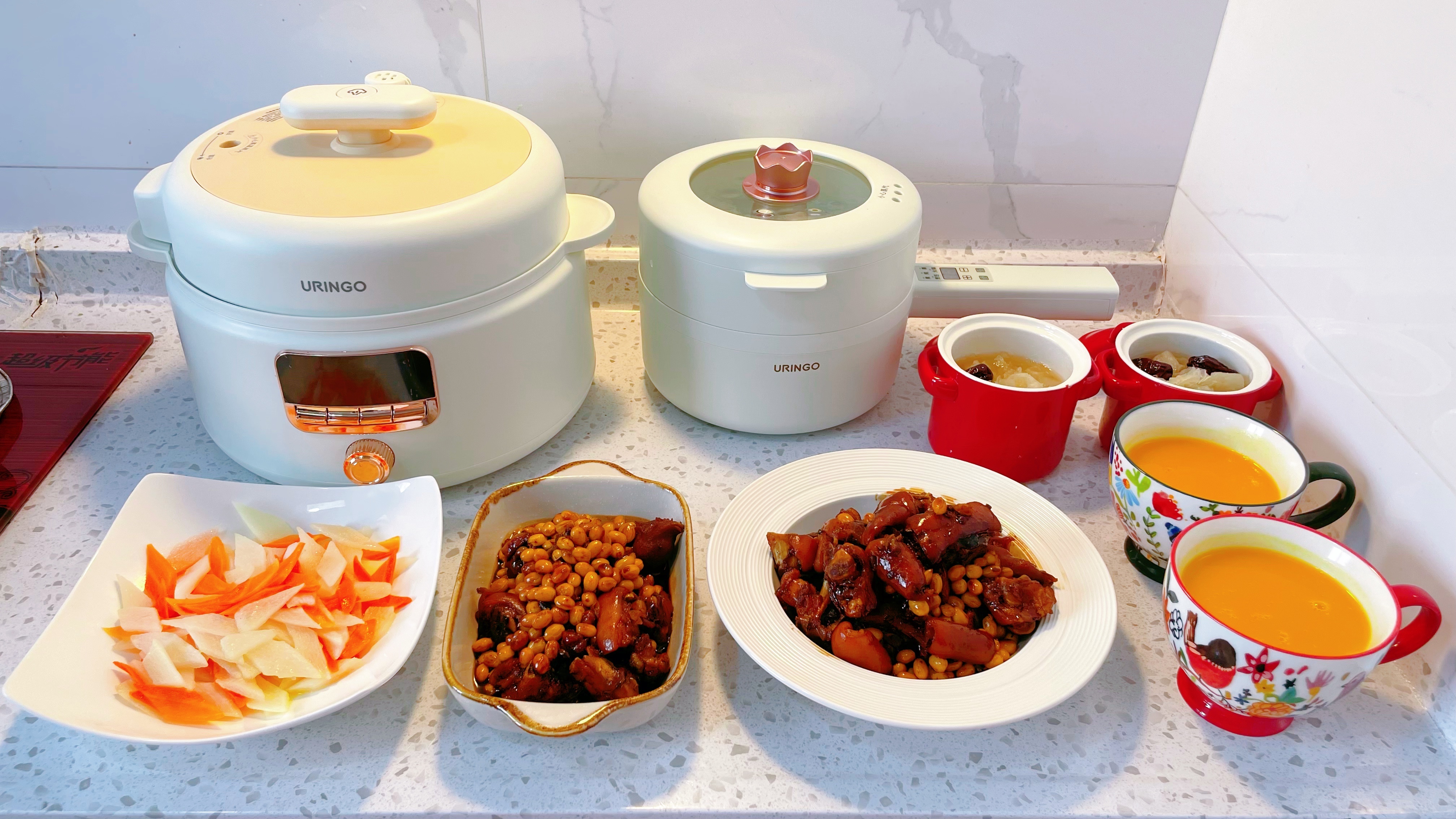 黄豆炖猪蹄,清炒山药,银耳雪梨,荤素搭配营养美味