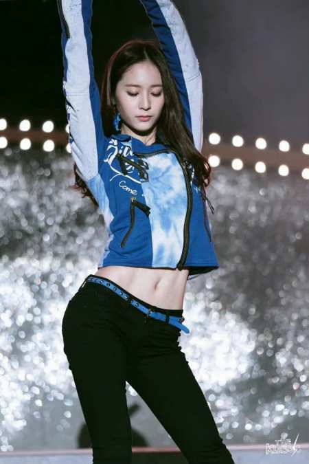 「郑秀晶」一己之力开创女团腹肌盛世-度小视